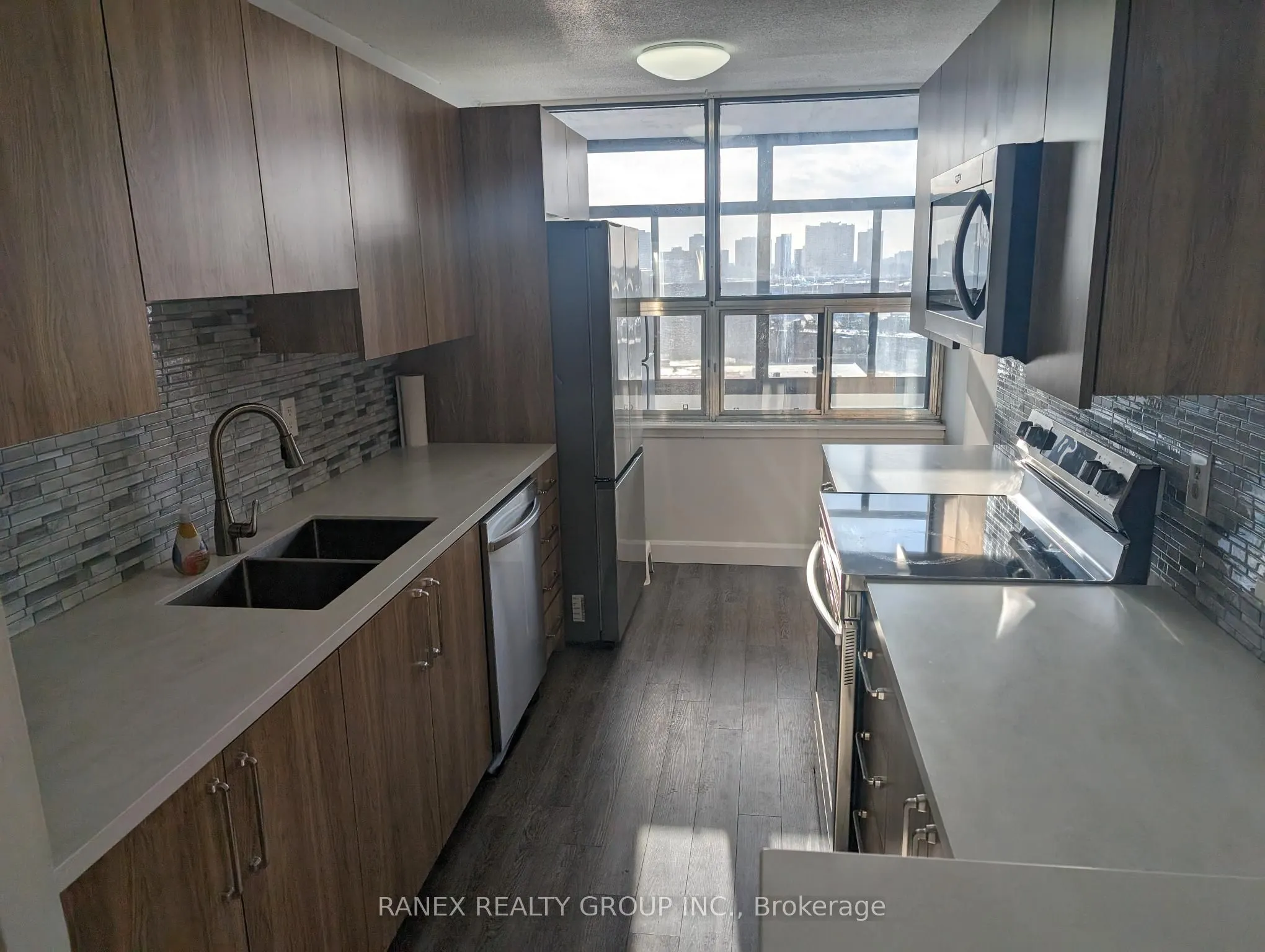 15 Kensington Road, #1110