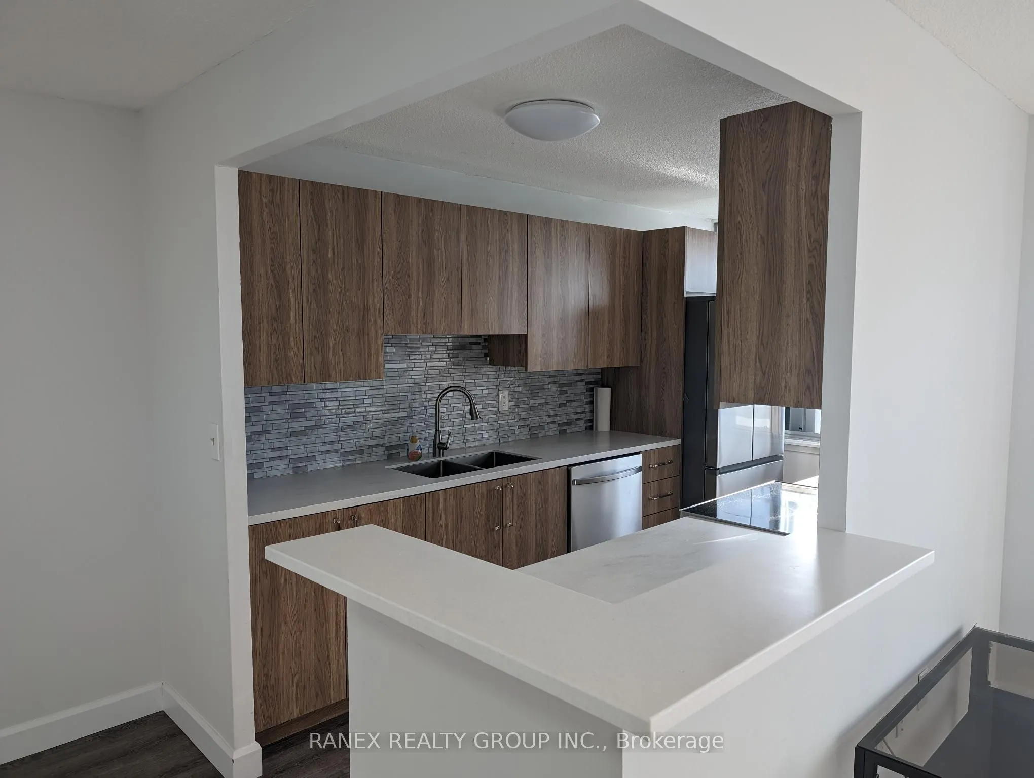 15 Kensington Road, #1110