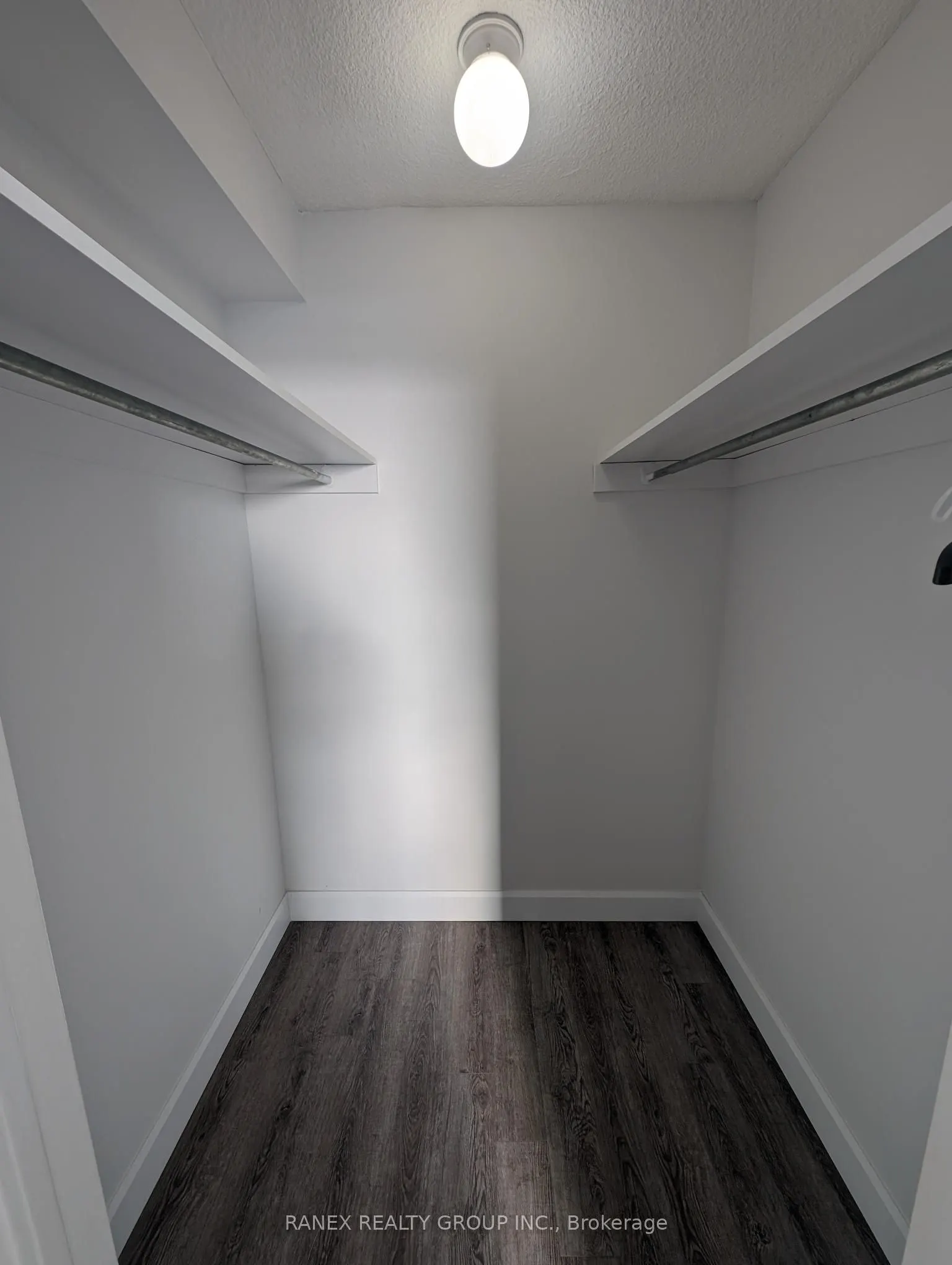 15 Kensington Road, #1110