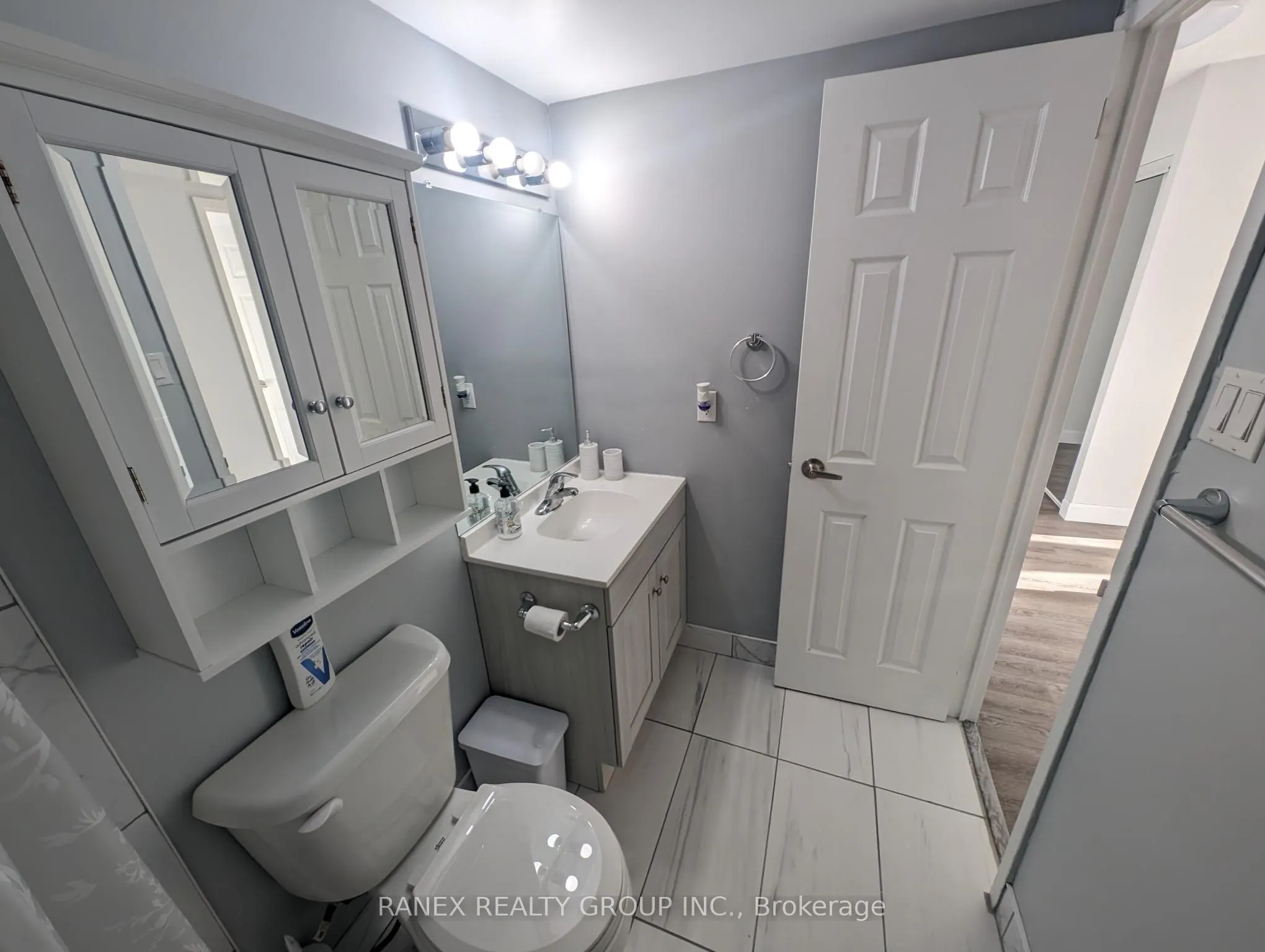 15 Kensington Road, #1110
