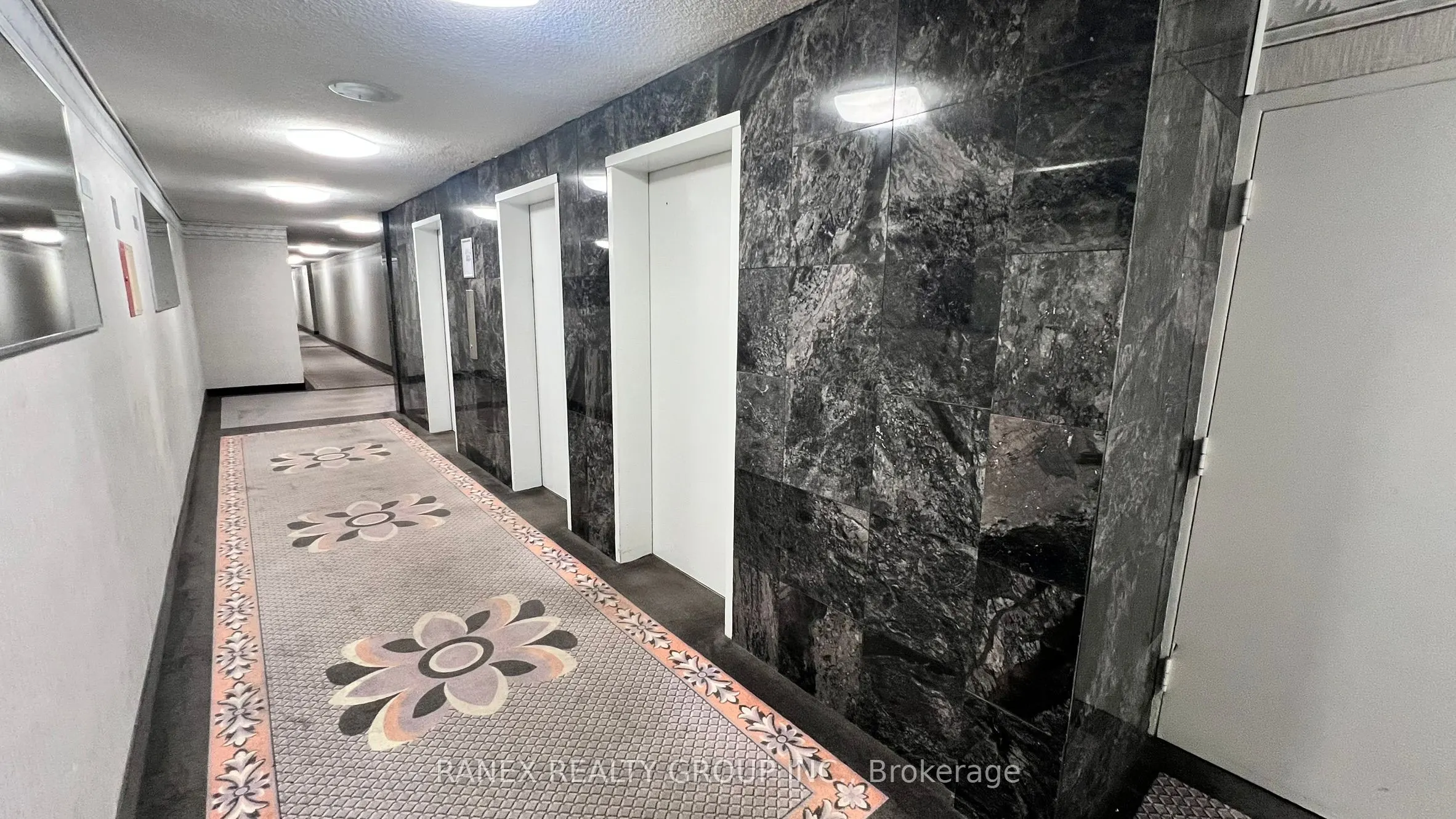 15 Kensington Road, #1110