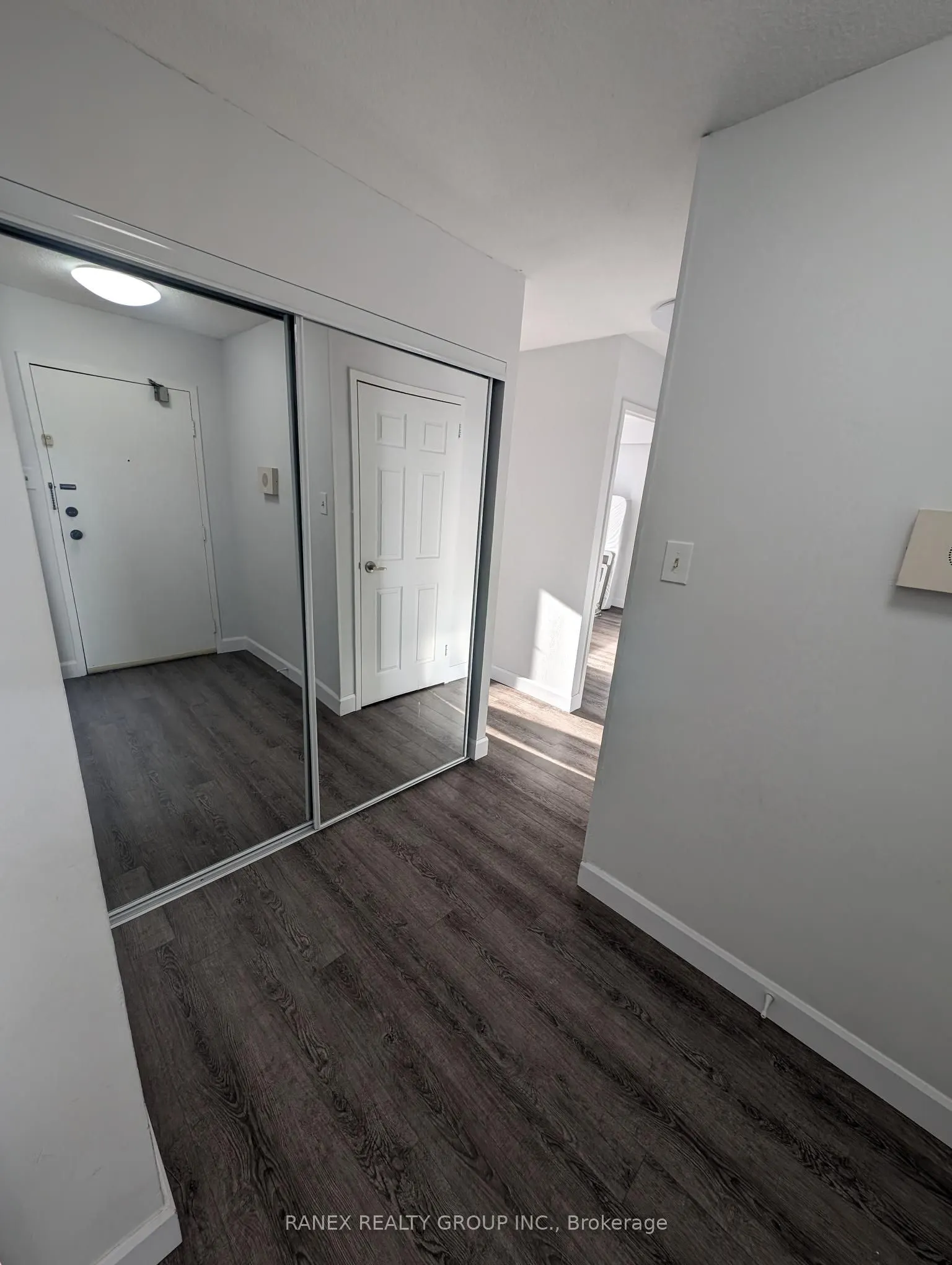 15 Kensington Road, #1110