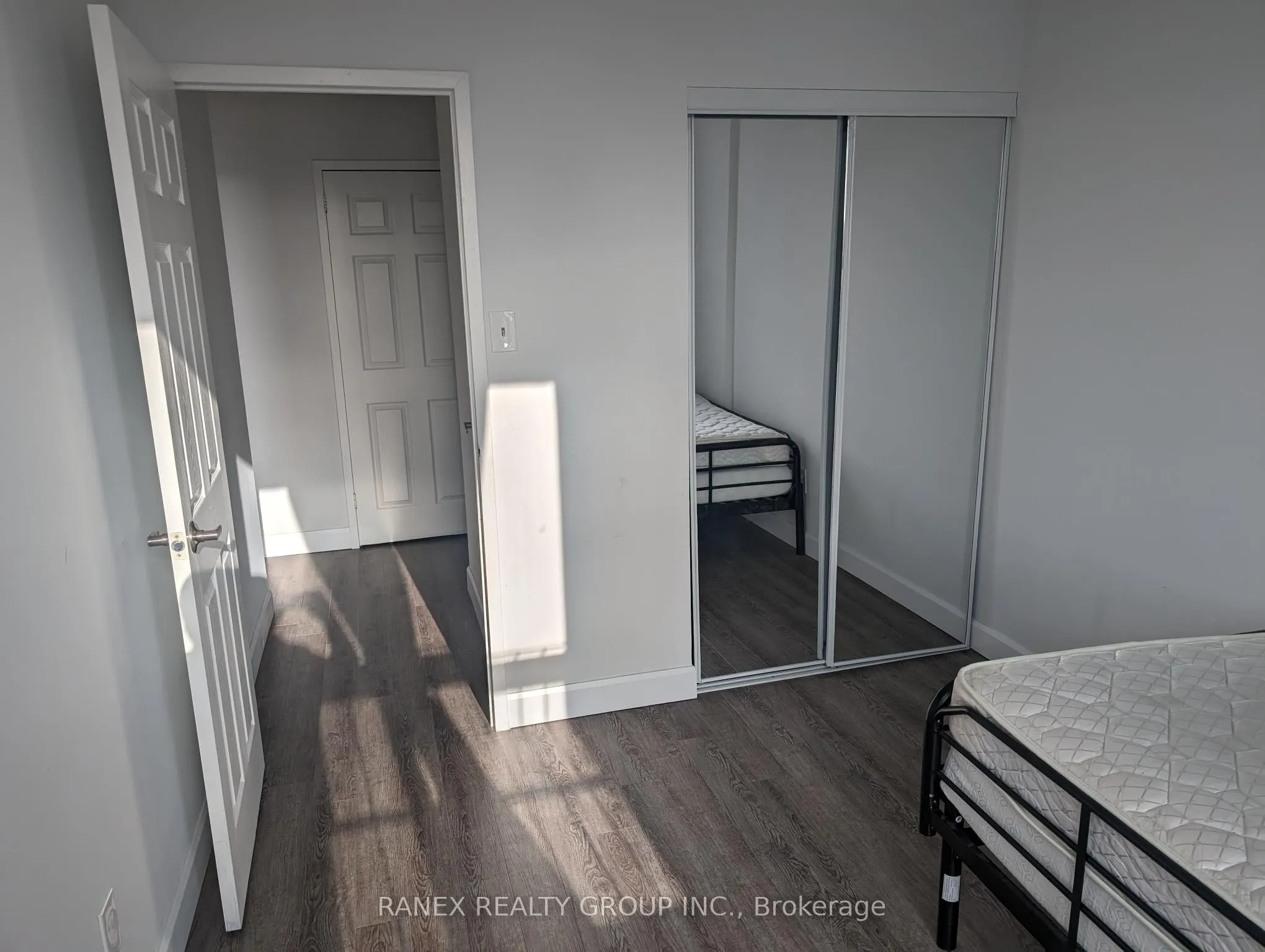 15 Kensington Road, #1110