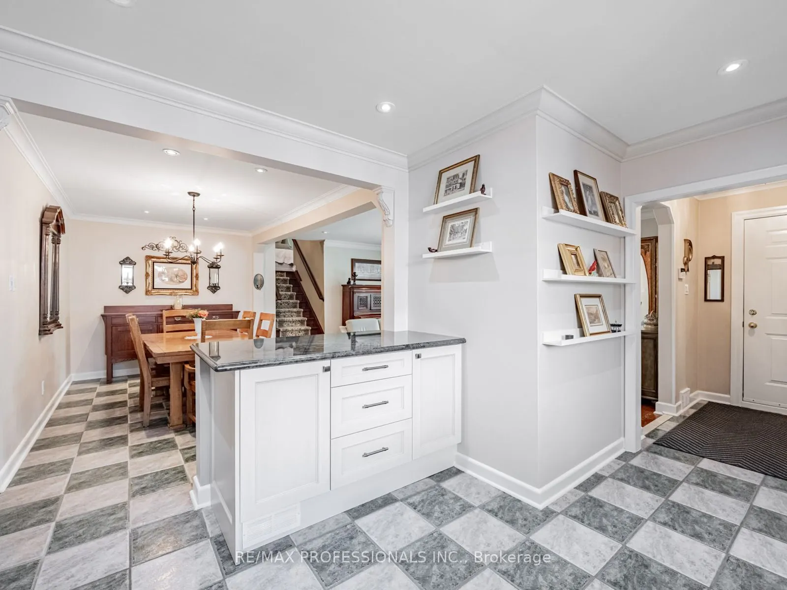 7 Ravenscrest Drive