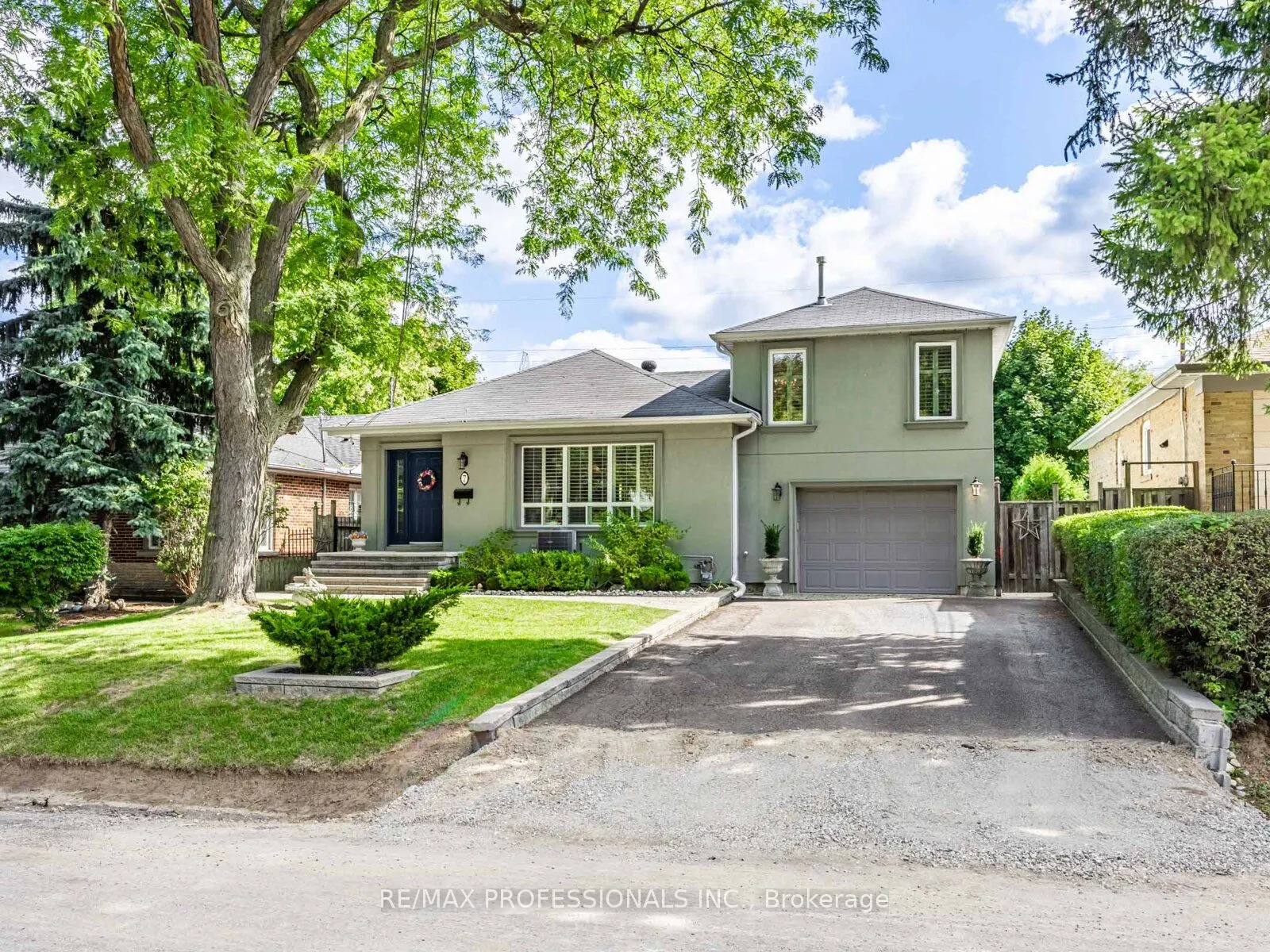 7 Ravenscrest Drive