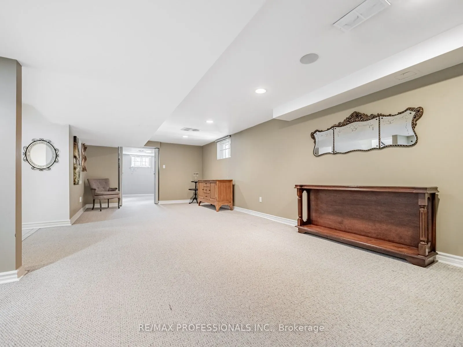 7 Ravenscrest Drive