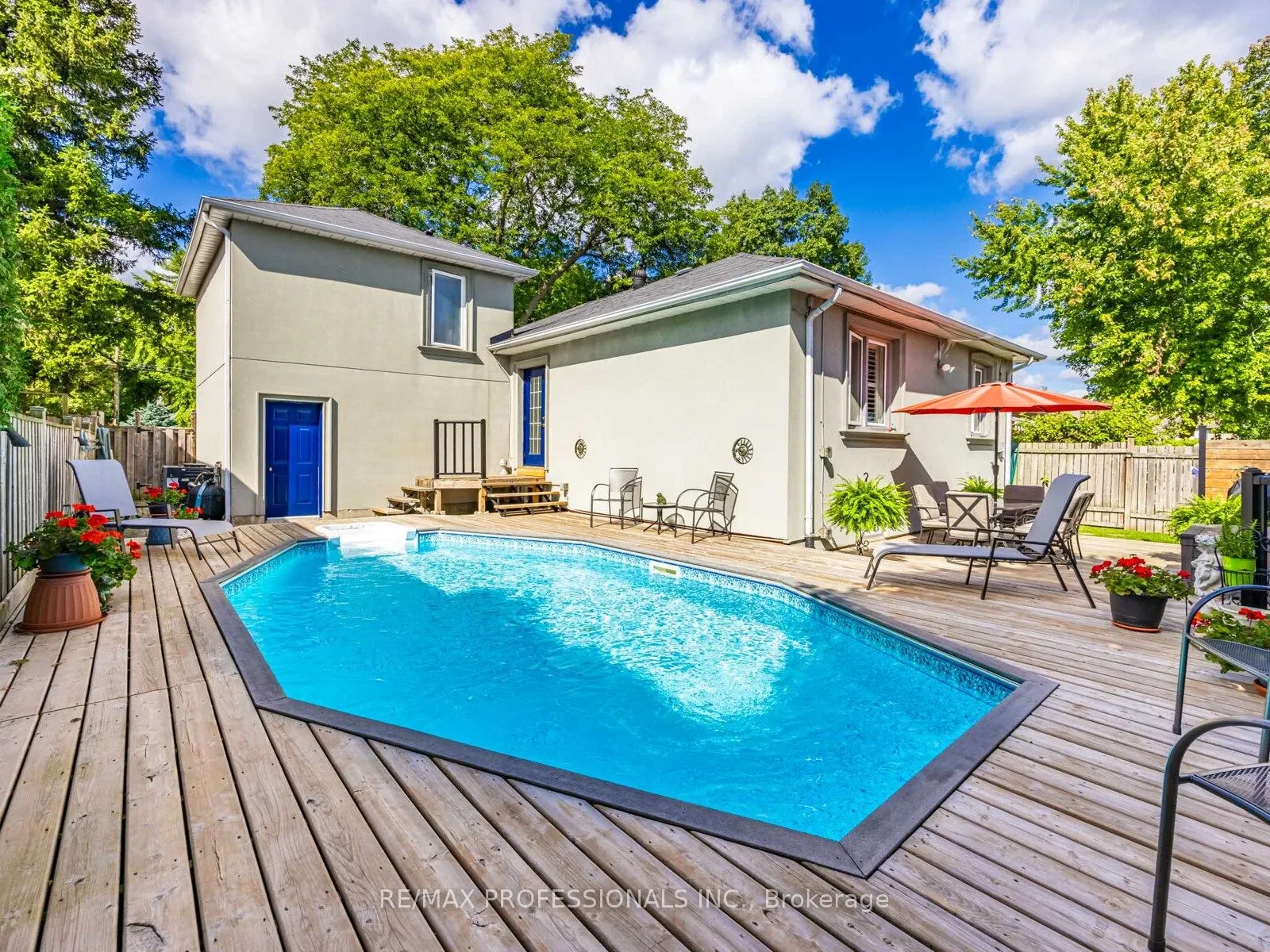 7 Ravenscrest Drive