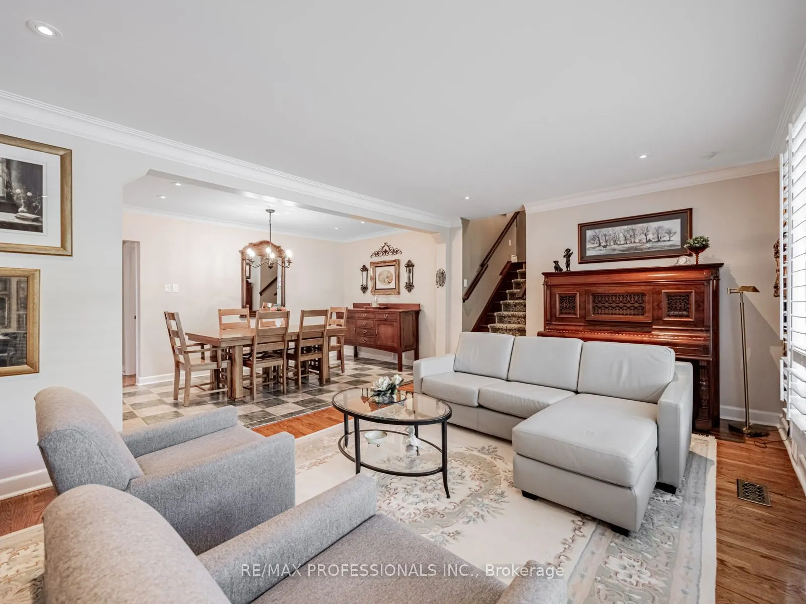 7 Ravenscrest Drive