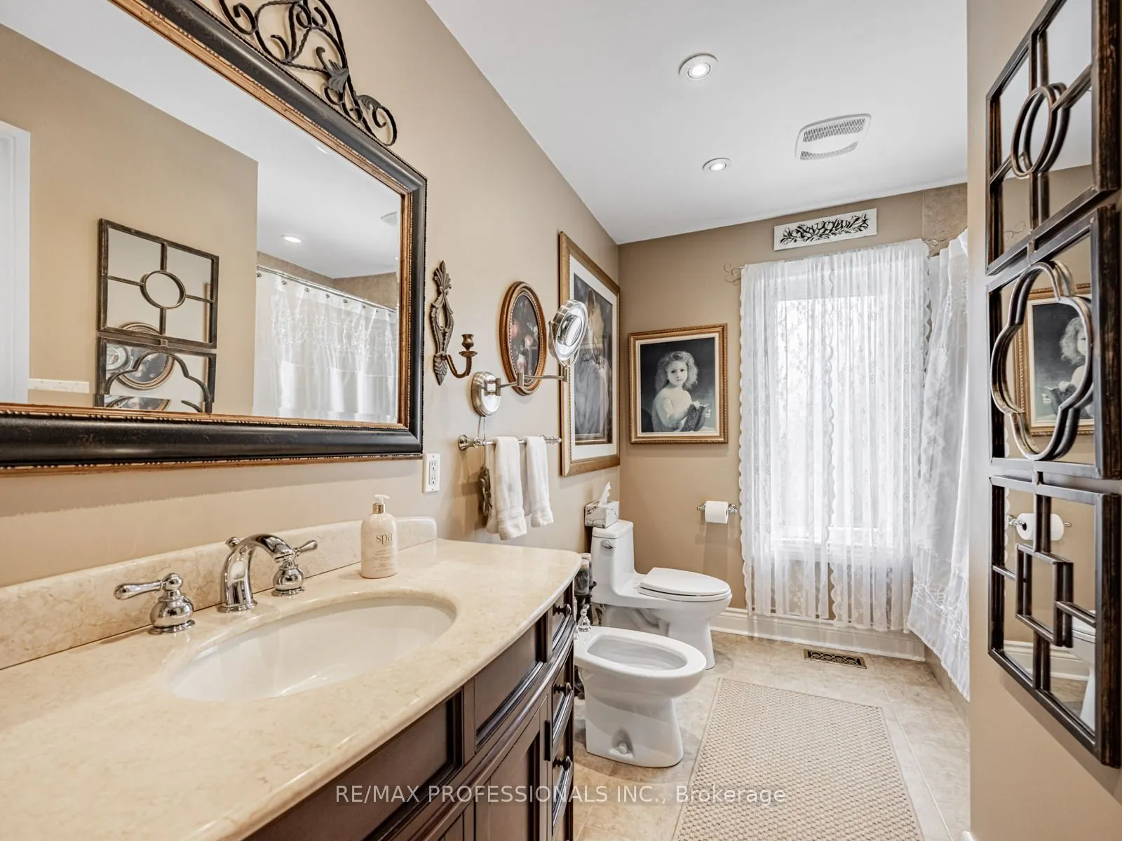 7 Ravenscrest Drive