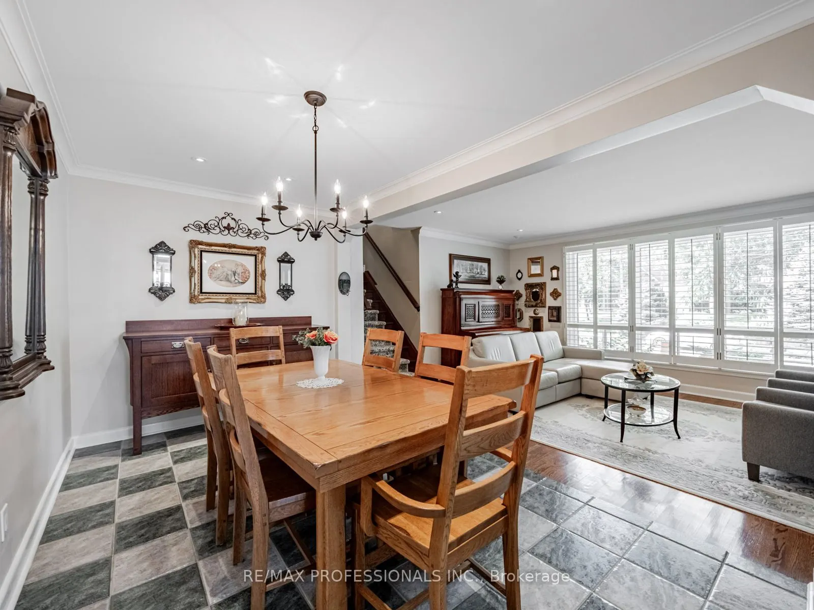 7 Ravenscrest Drive