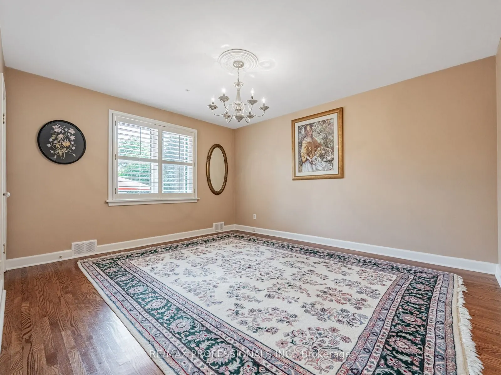 7 Ravenscrest Drive