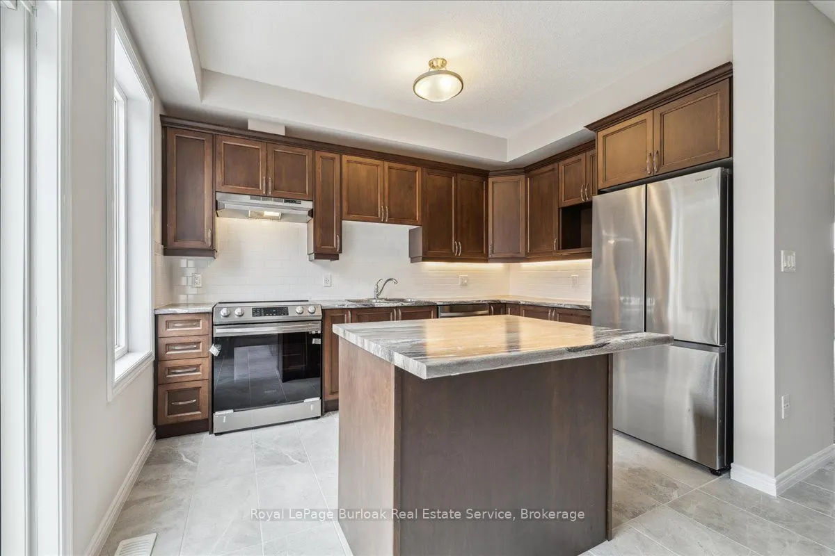 445 Ontario Street S, #48