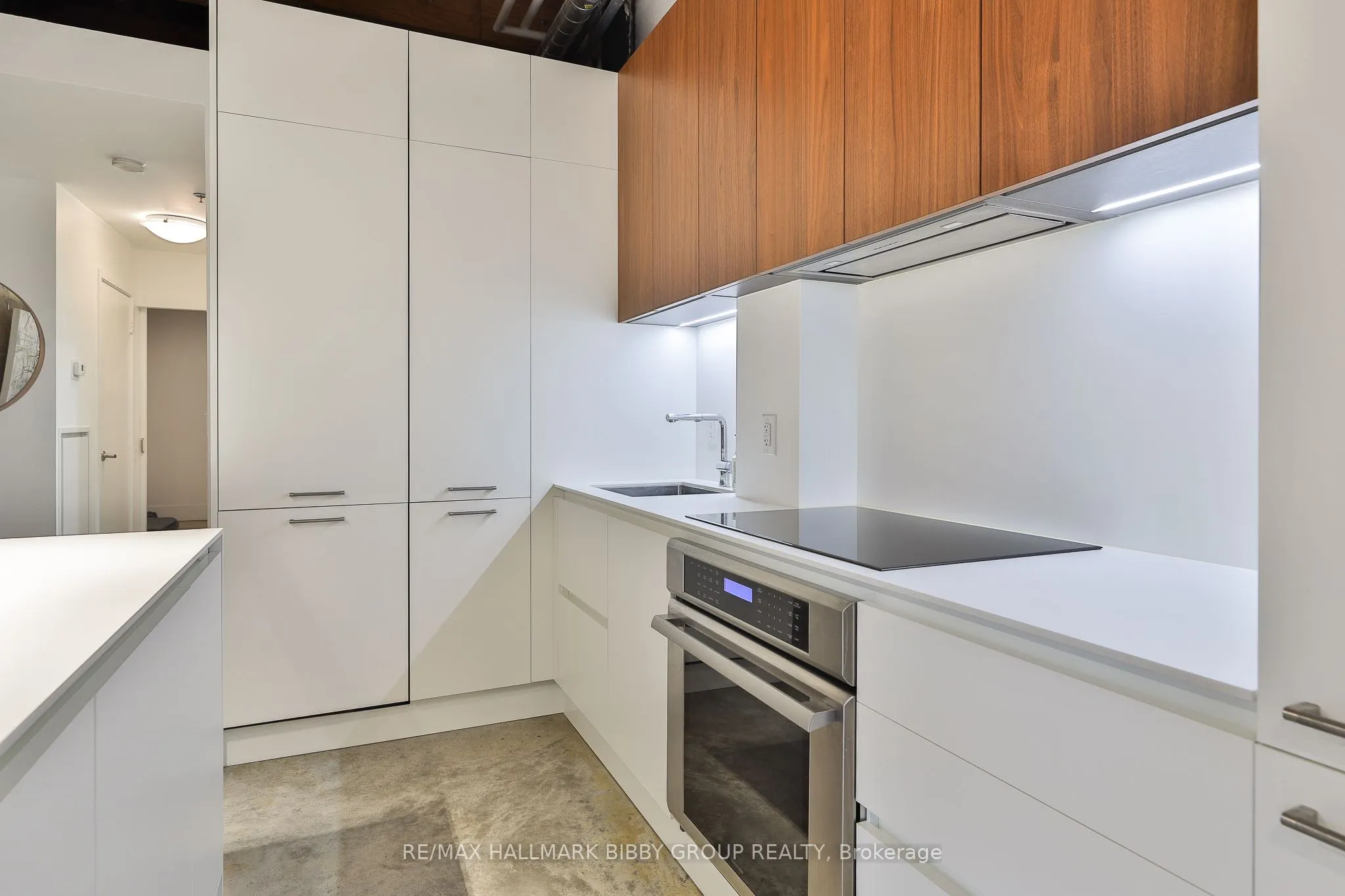 363 Sorauren Avenue, #302