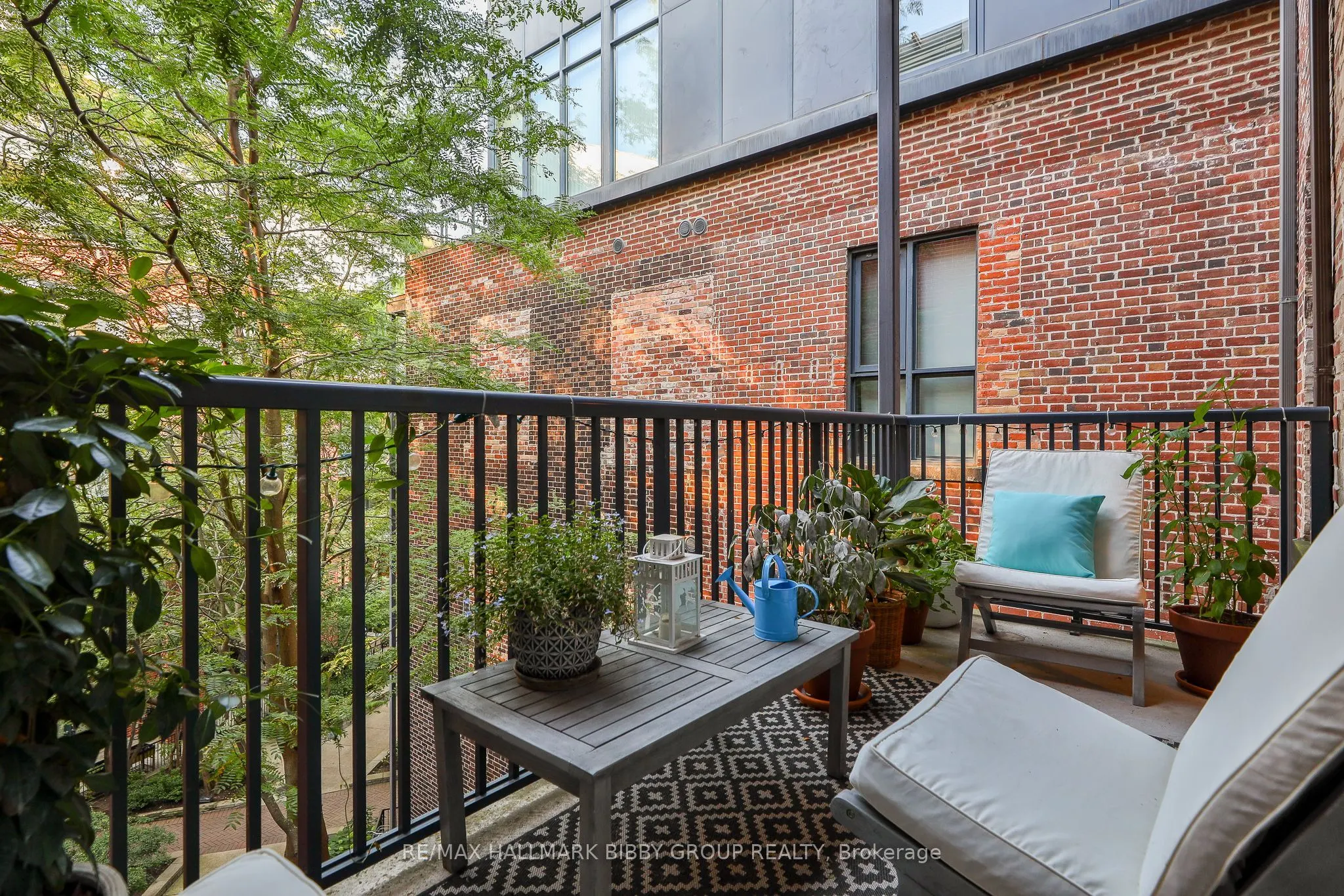 363 Sorauren Avenue, #302