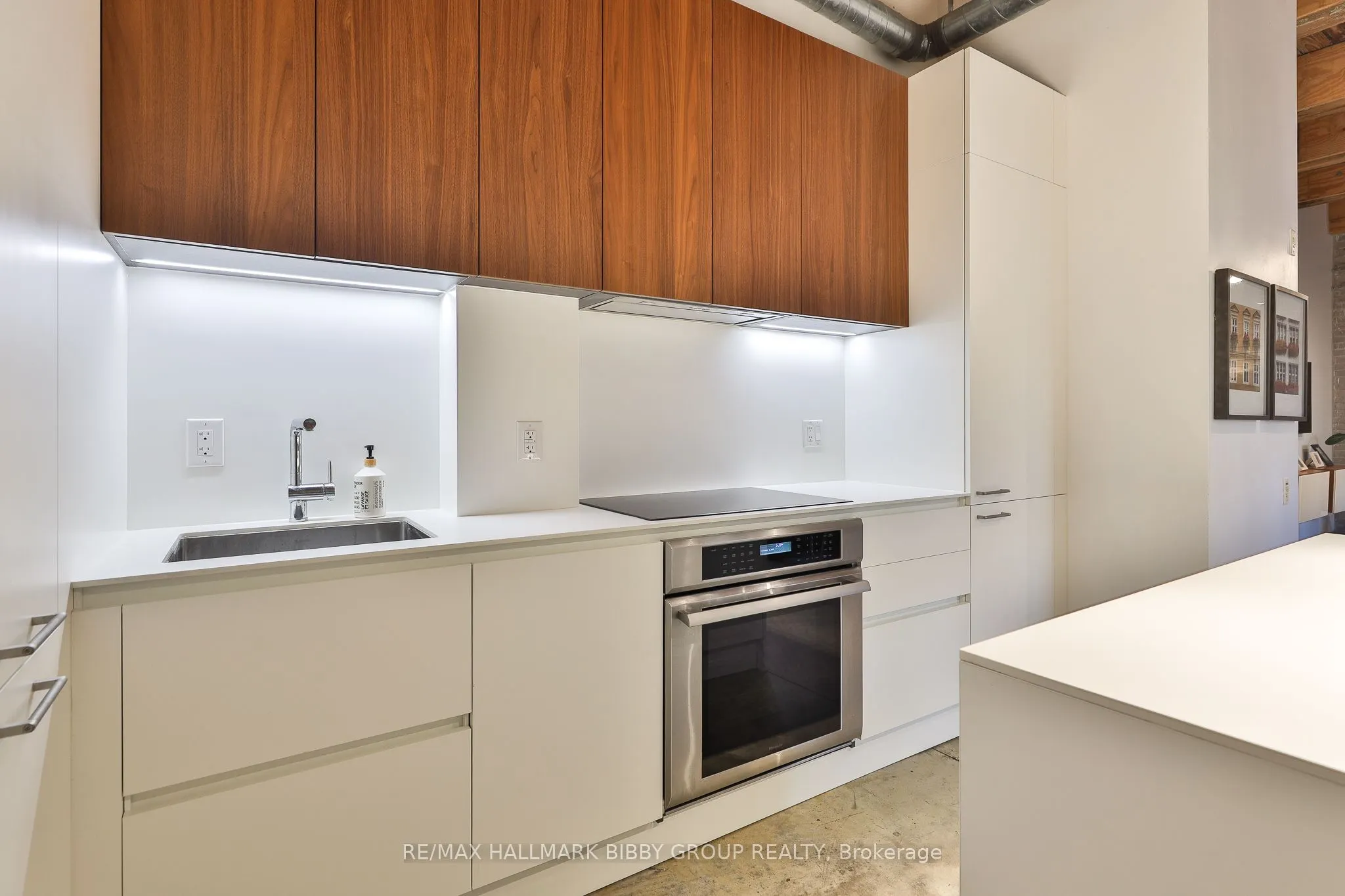 363 Sorauren Avenue, #302