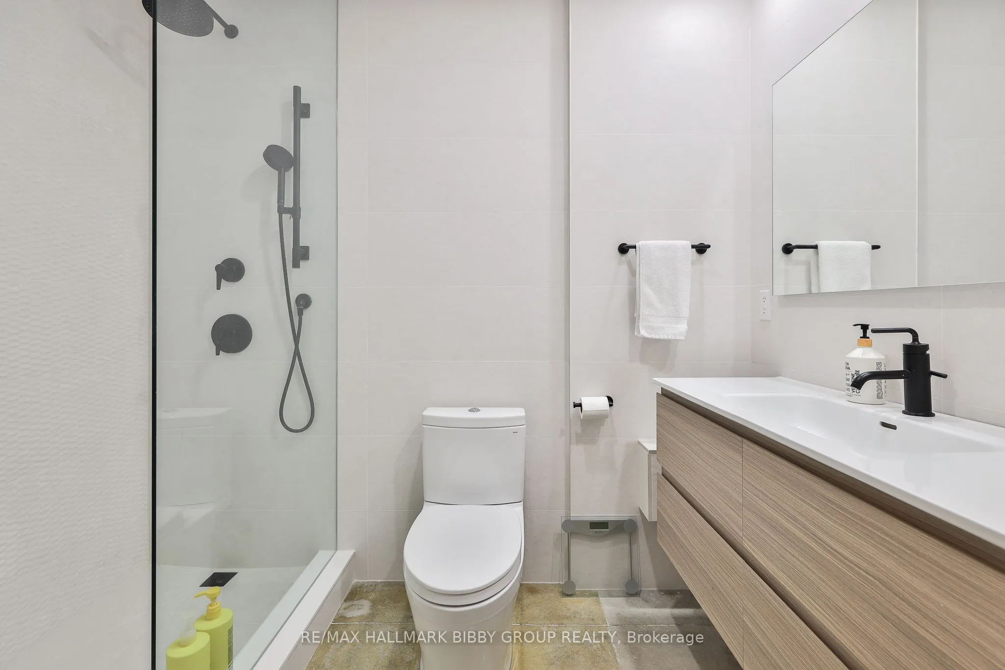 363 Sorauren Avenue, #302