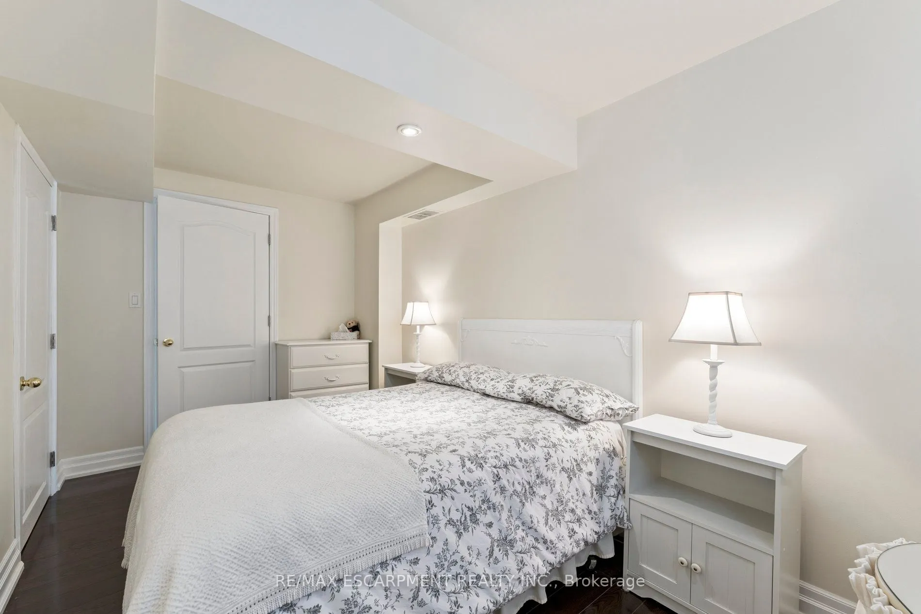1650 Allan Crescent