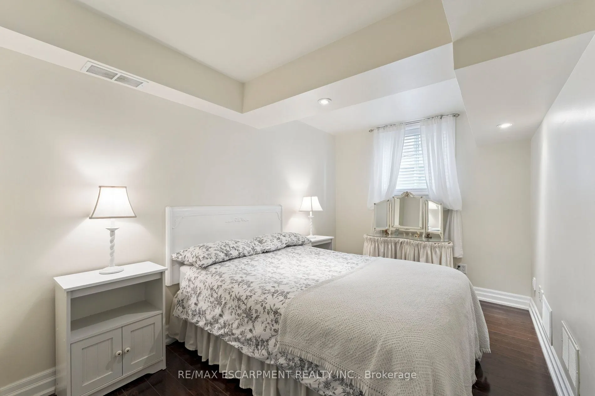 1650 Allan Crescent