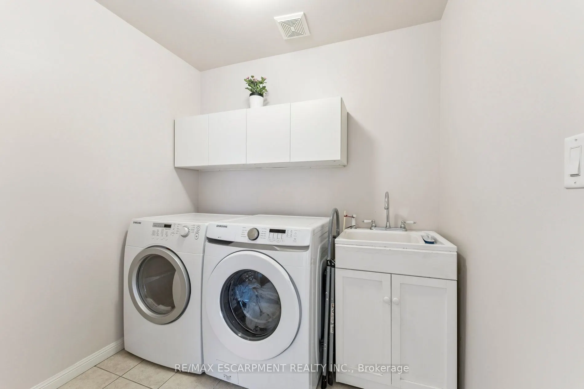 1650 Allan Crescent