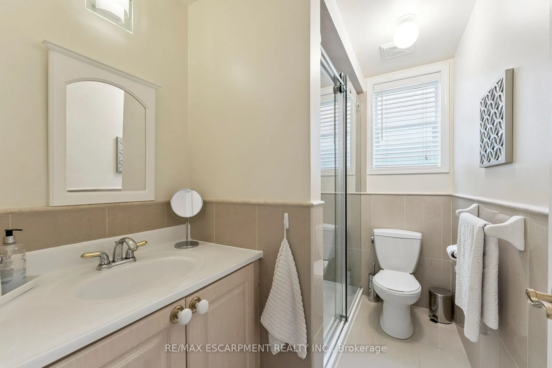 1650 Allan Crescent