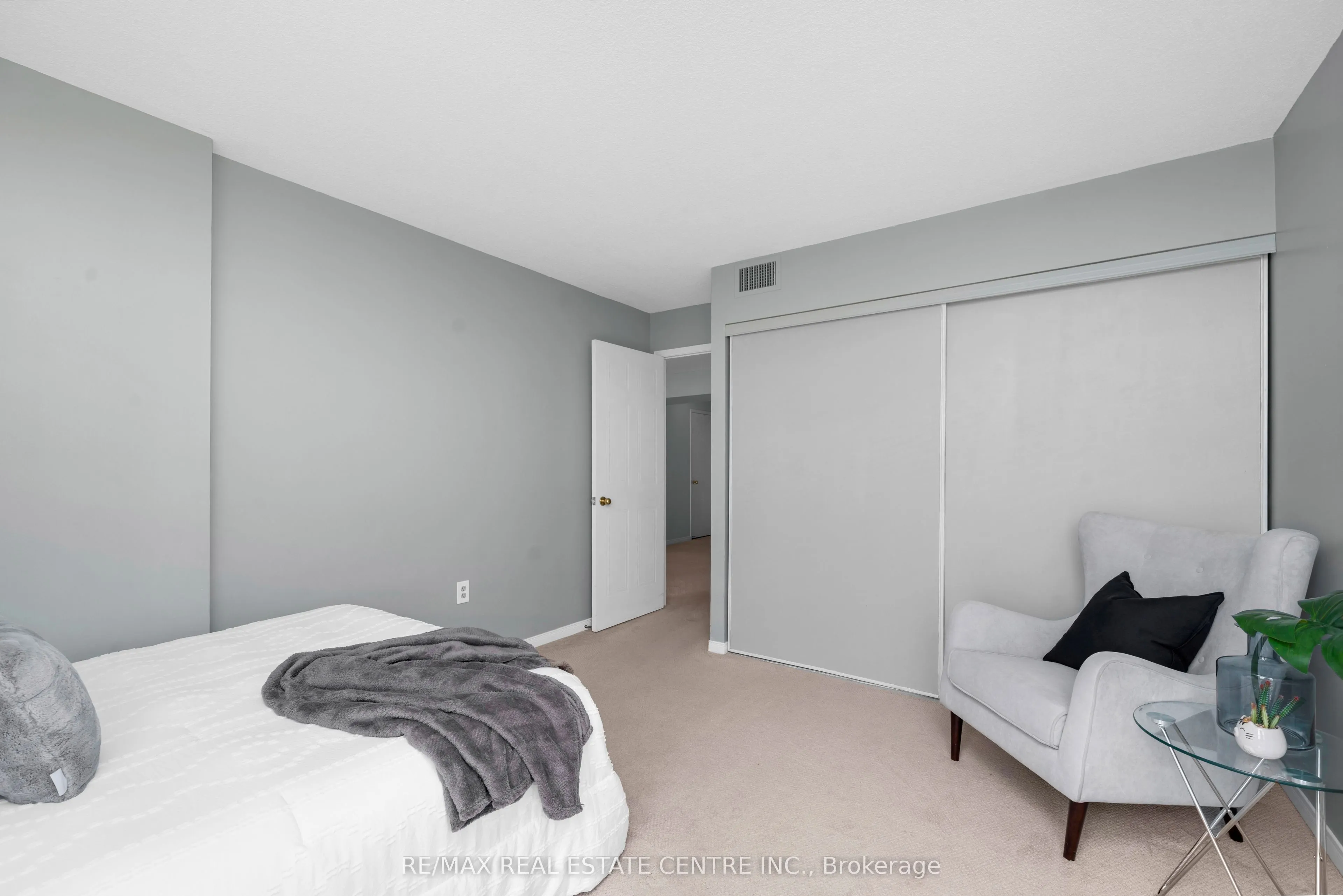 20 McFarlane Drive, #709