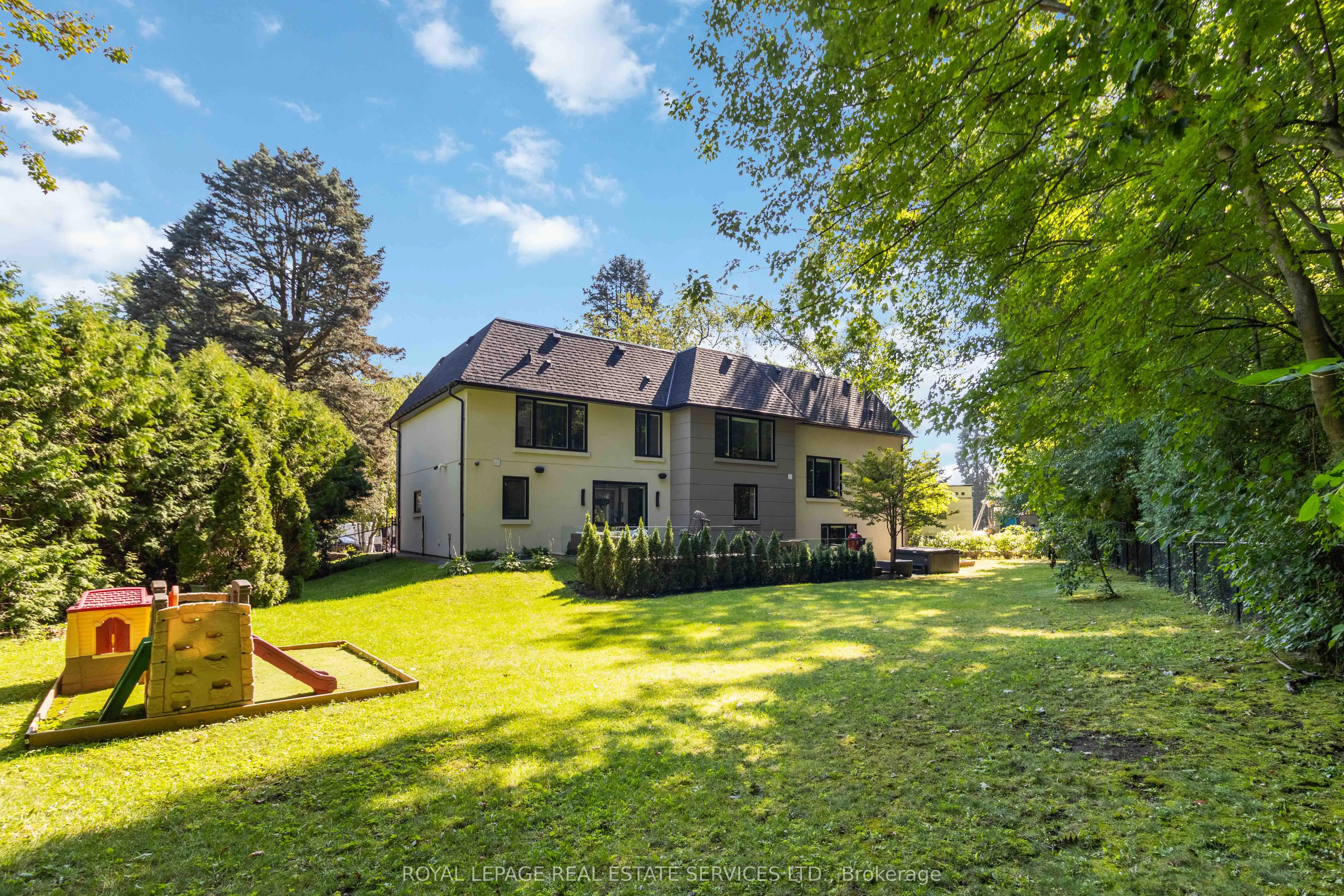 1489 Rogerswood Court
