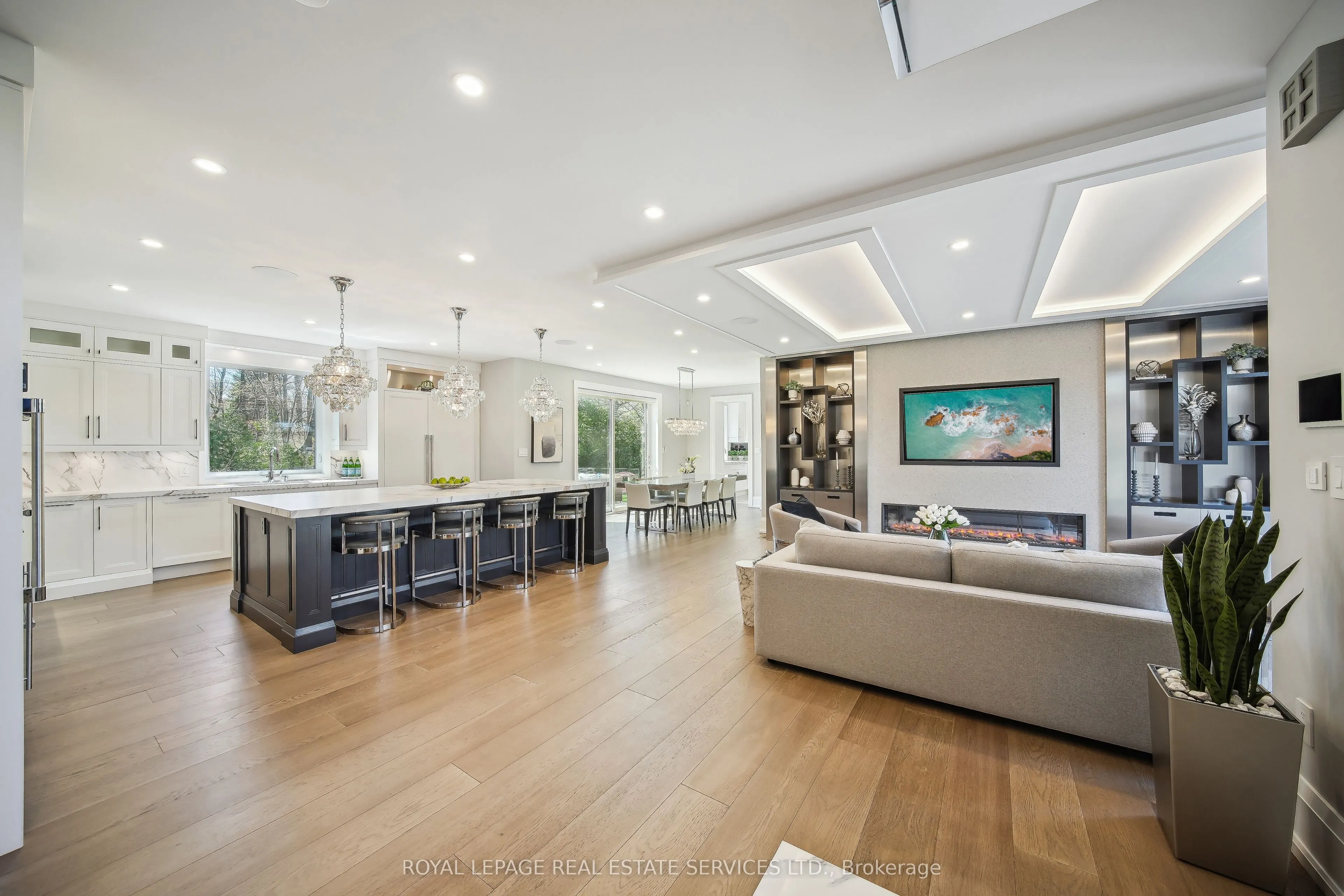1489 Rogerswood Court