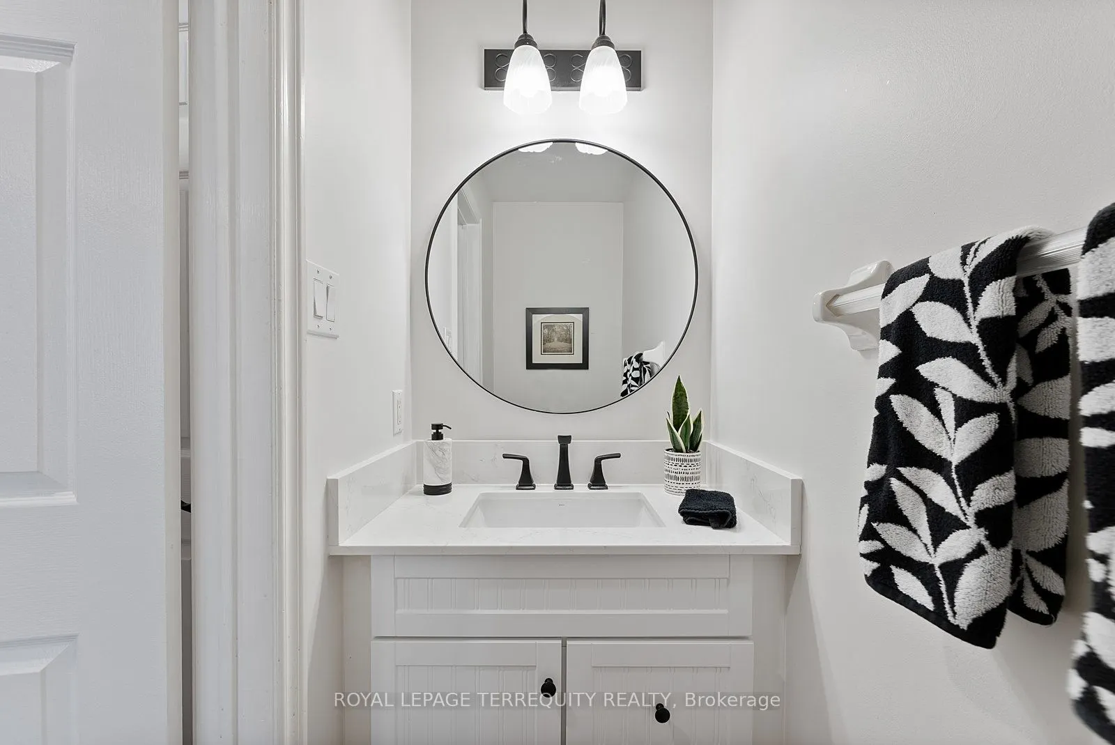3247 Dovetail Mews
