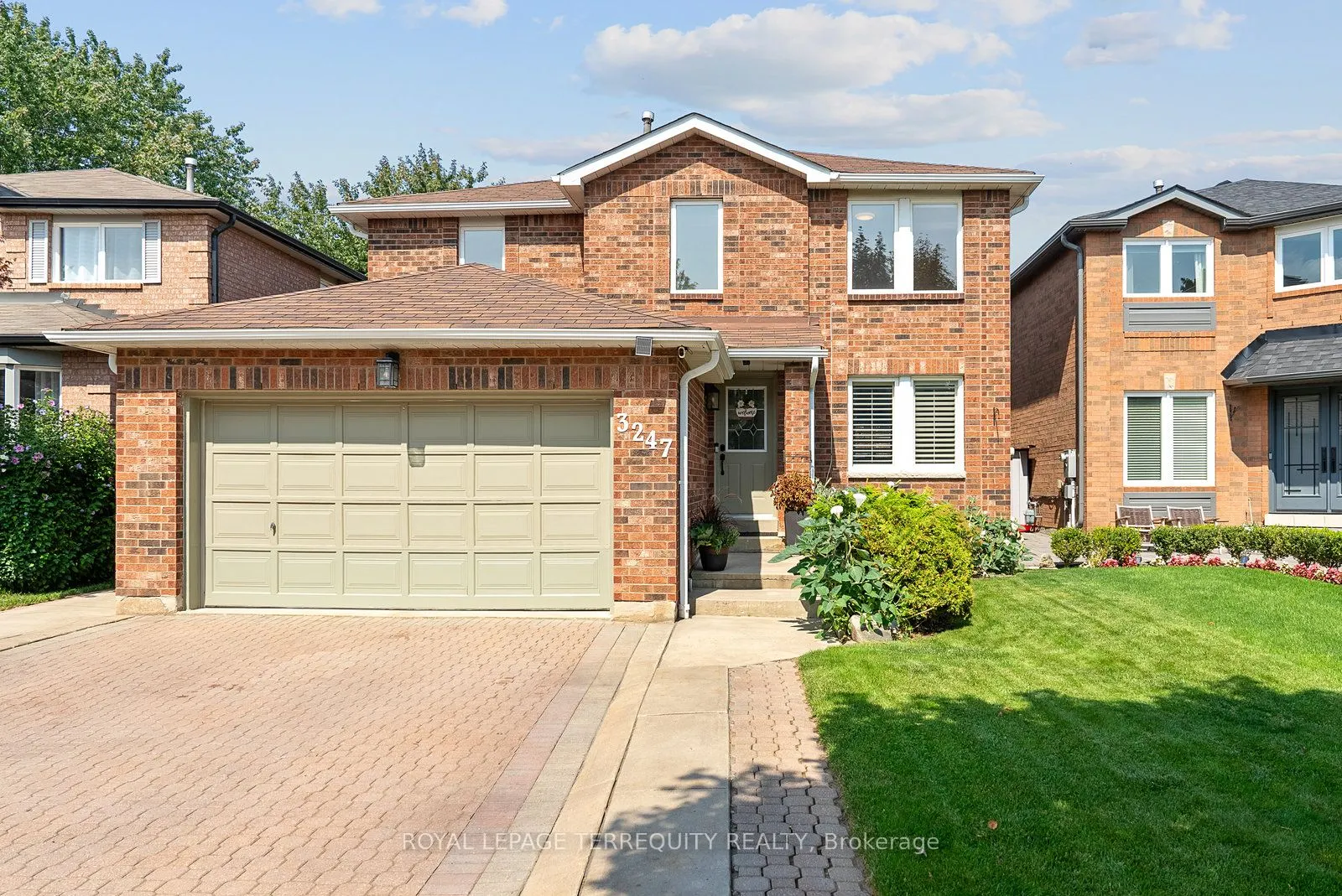 3247 Dovetail Mews