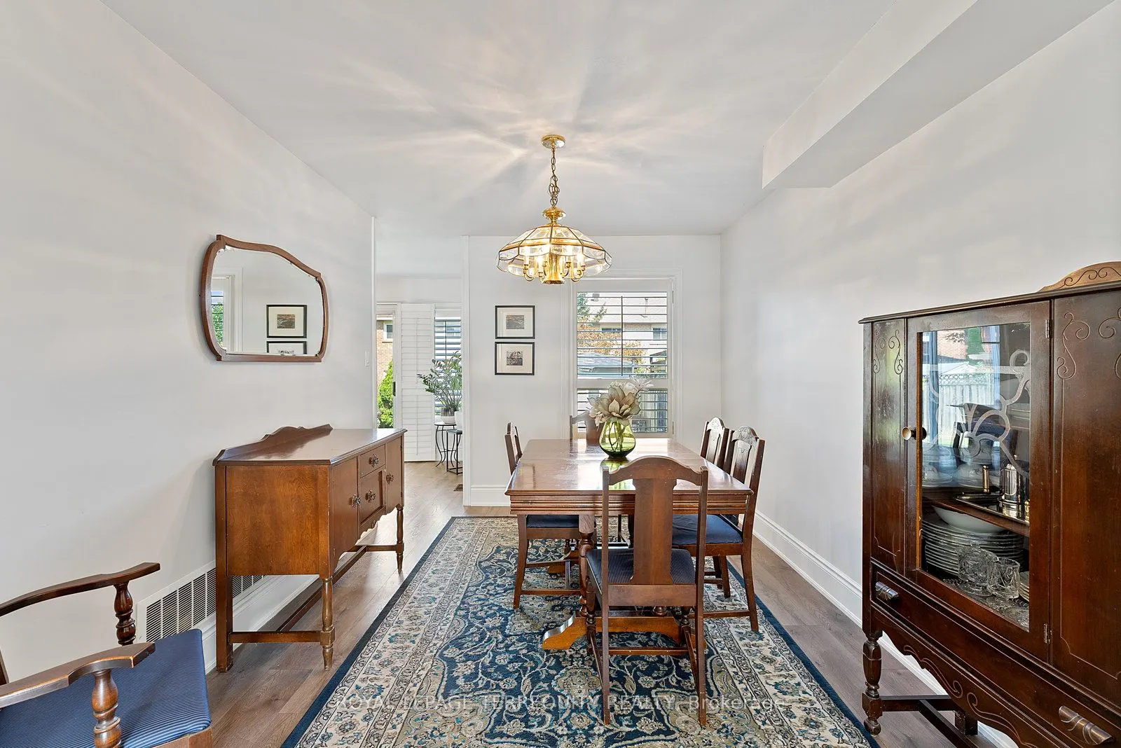 3247 Dovetail Mews