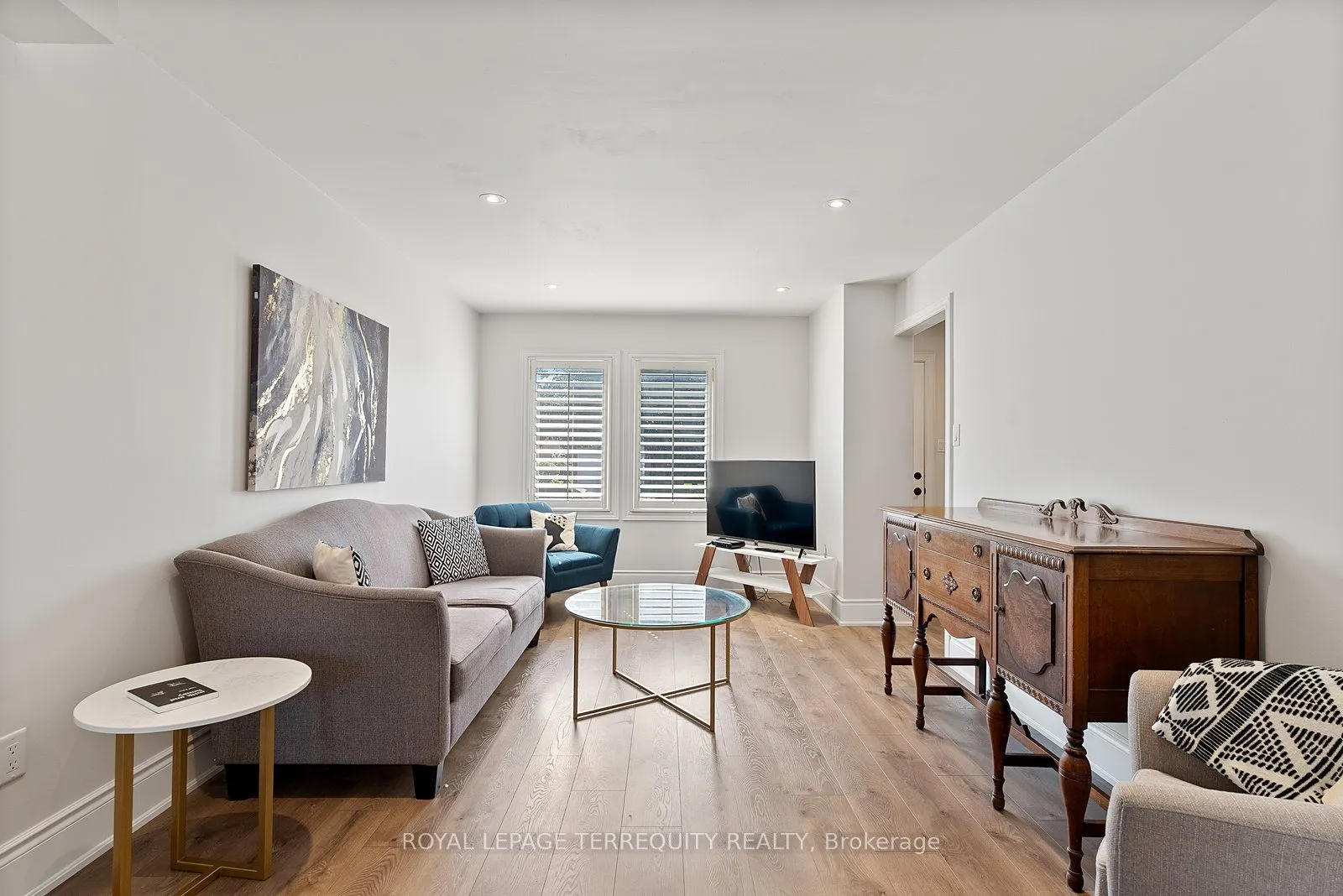 3247 Dovetail Mews