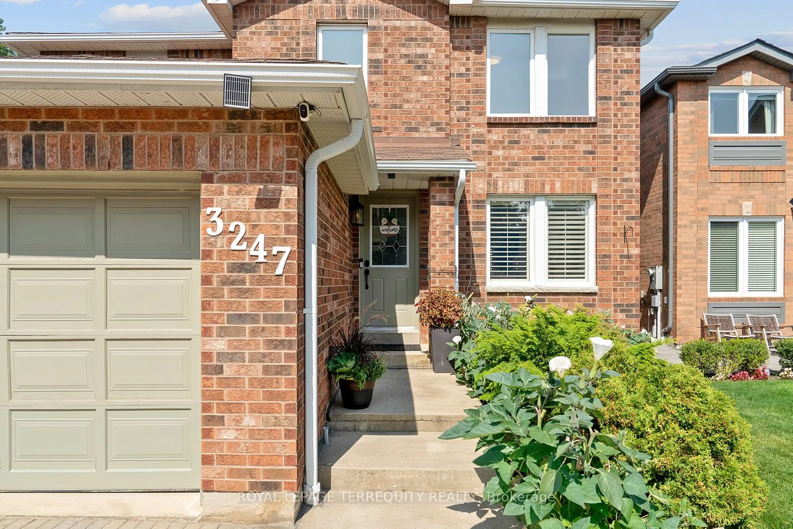 3247 Dovetail Mews