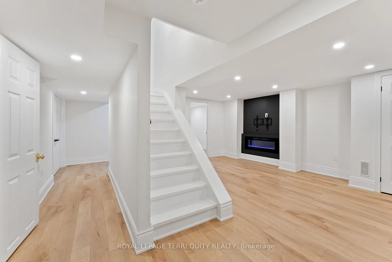 3247 Dovetail Mews