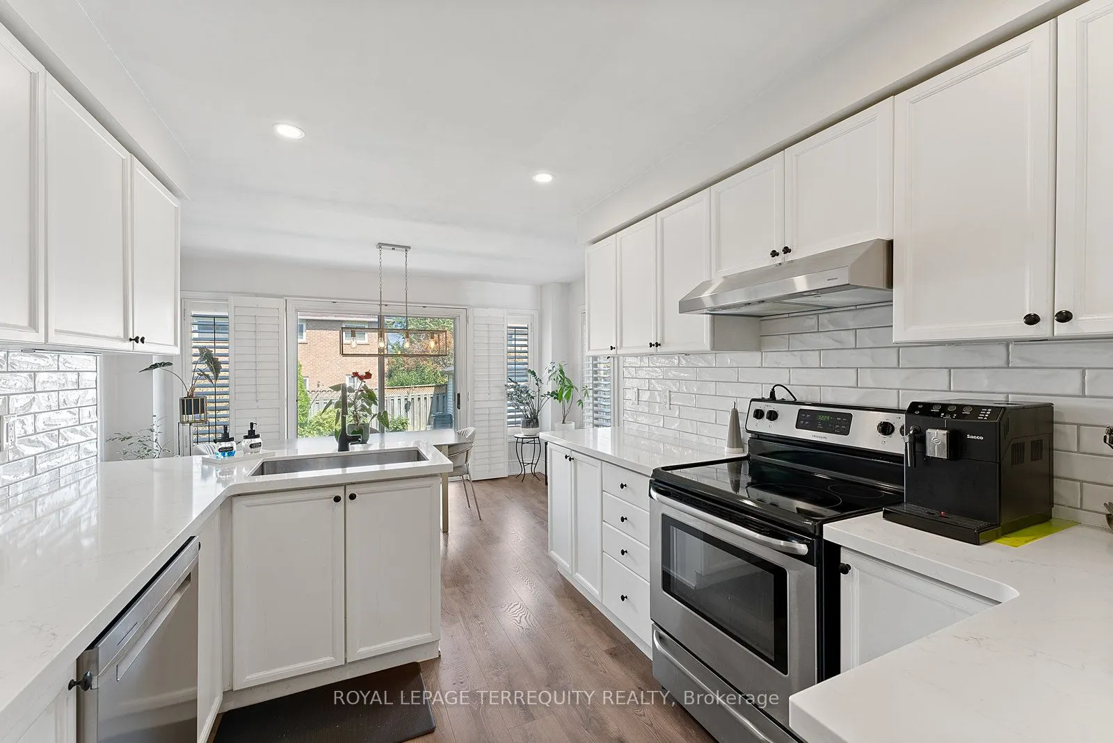 3247 Dovetail Mews