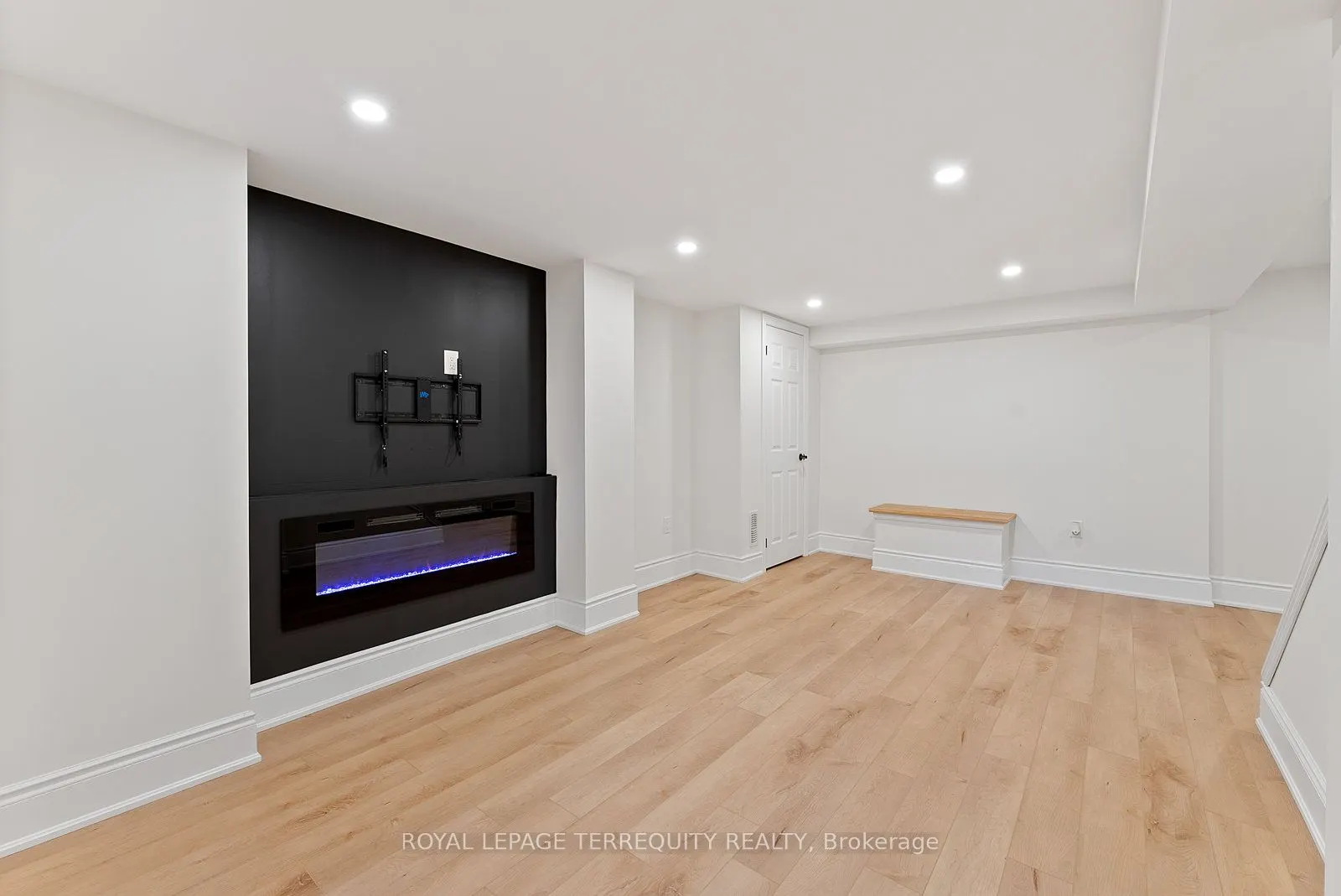3247 Dovetail Mews