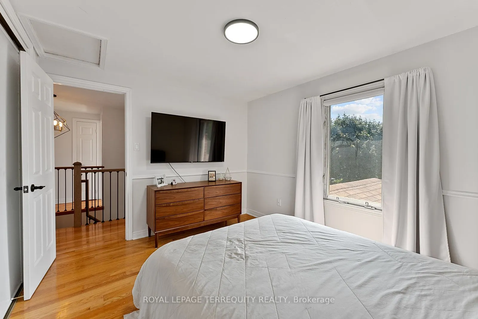 3247 Dovetail Mews