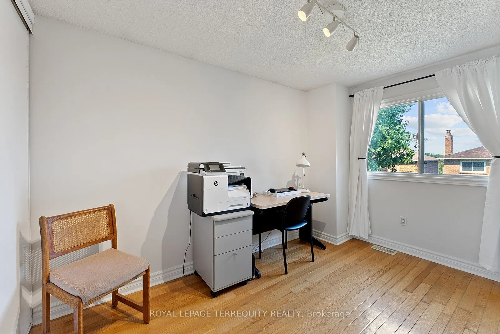 3247 Dovetail Mews