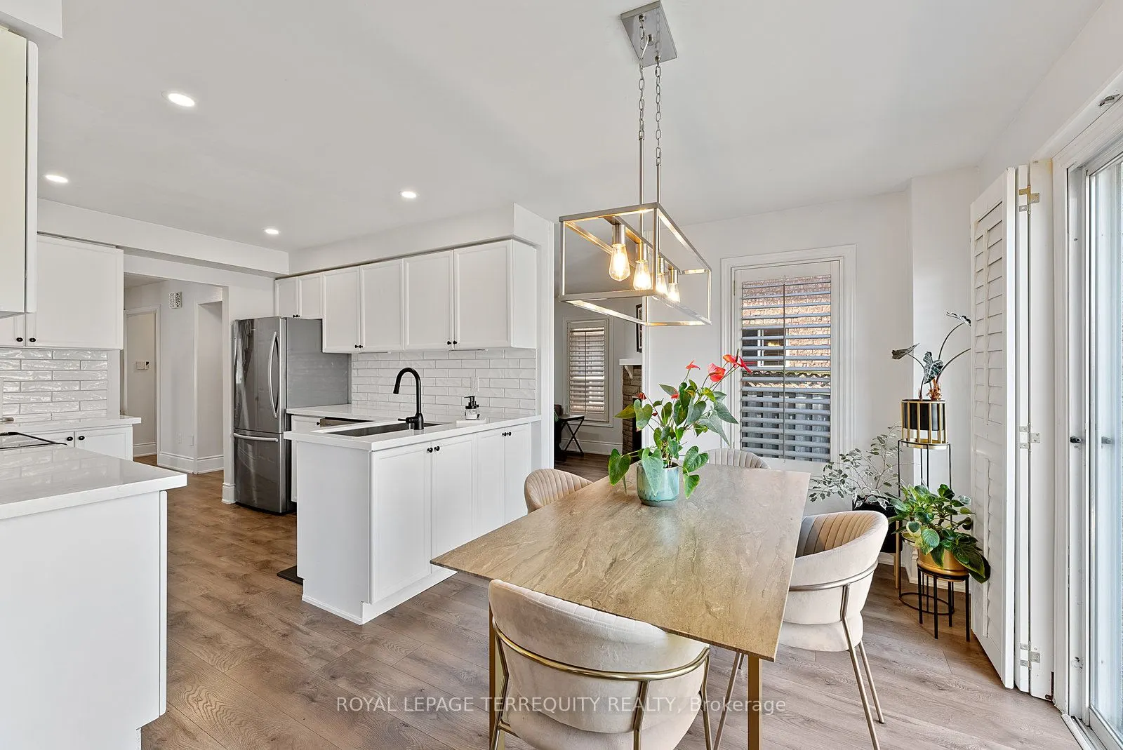 3247 Dovetail Mews