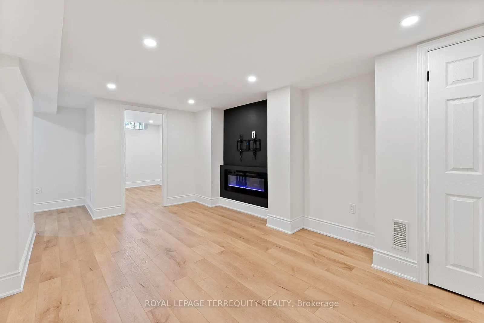 3247 Dovetail Mews