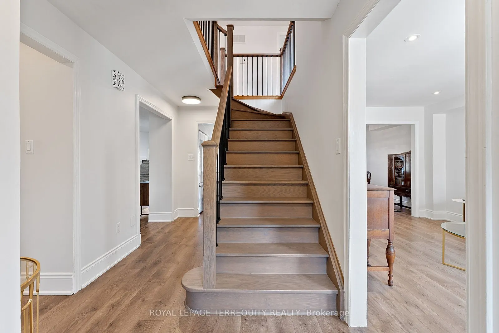 3247 Dovetail Mews