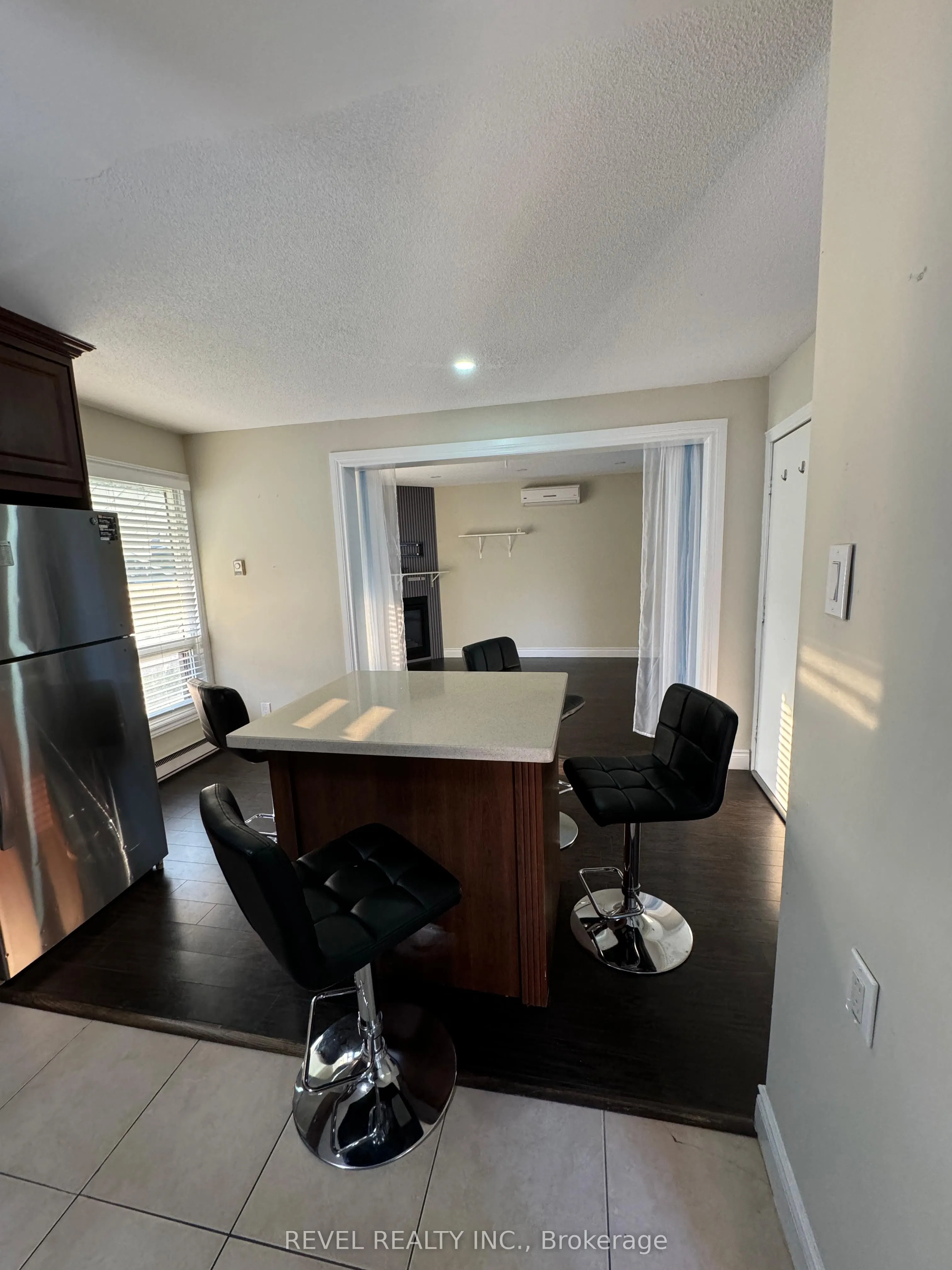 24 Grand River Court