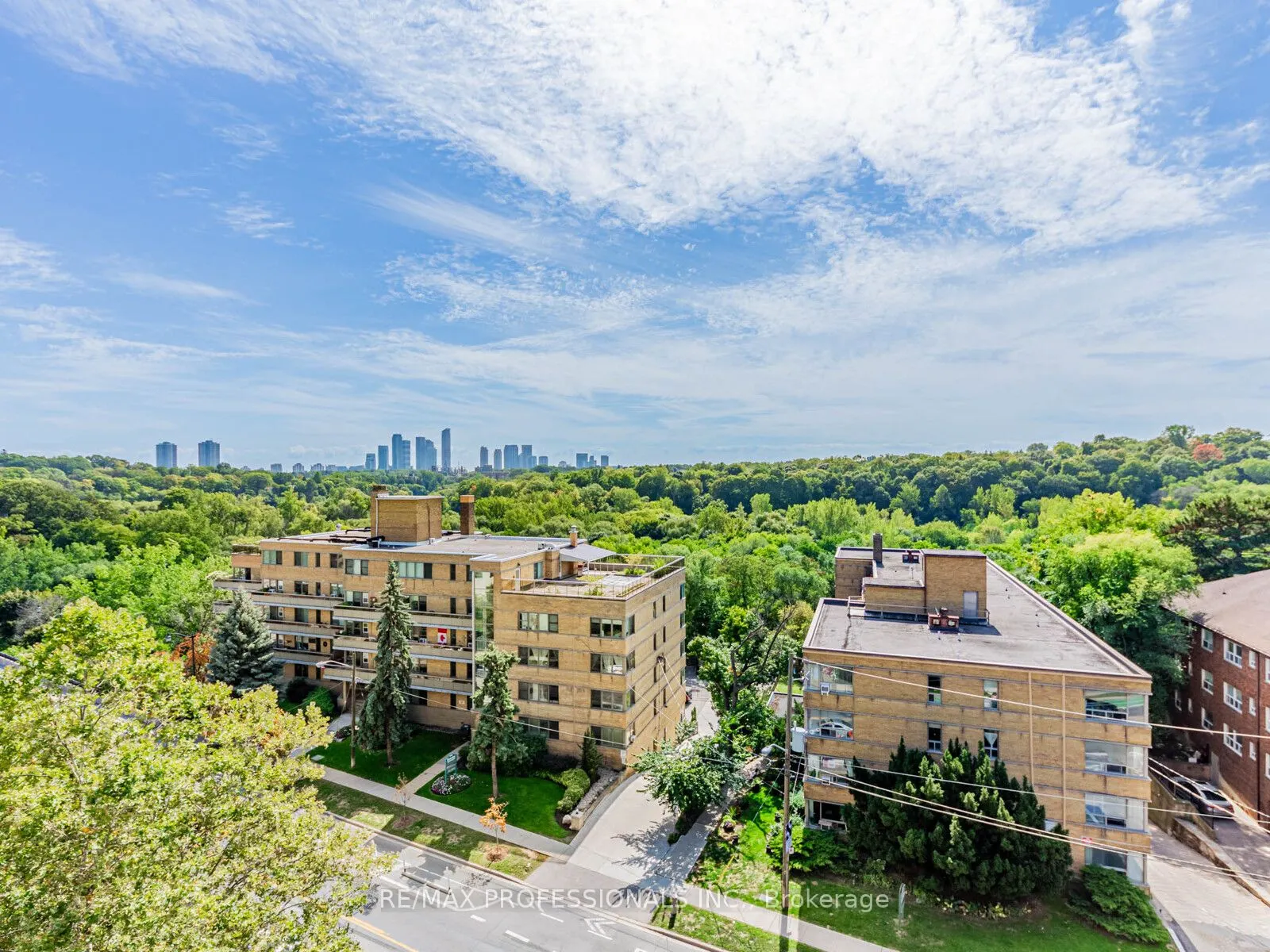 2662 Bloor Street W, #802