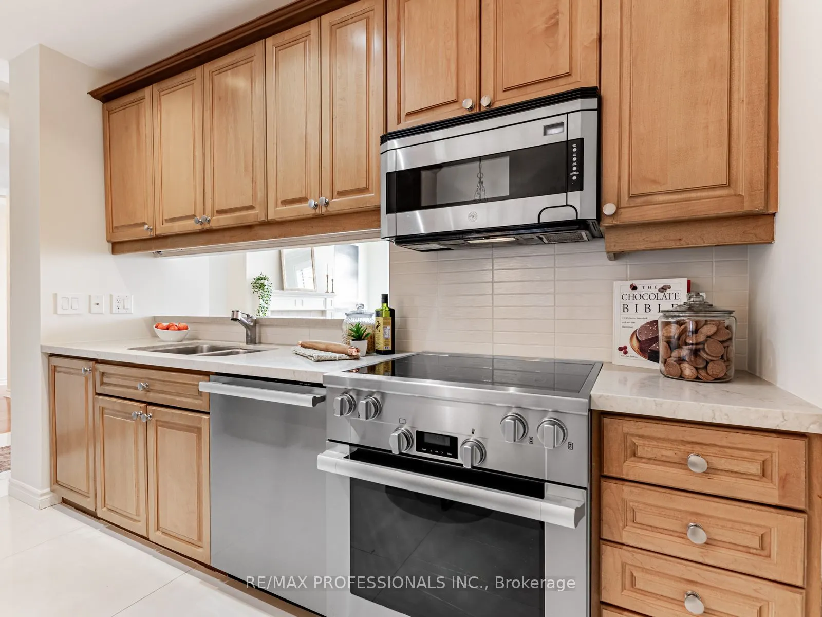 2662 Bloor Street W, #802