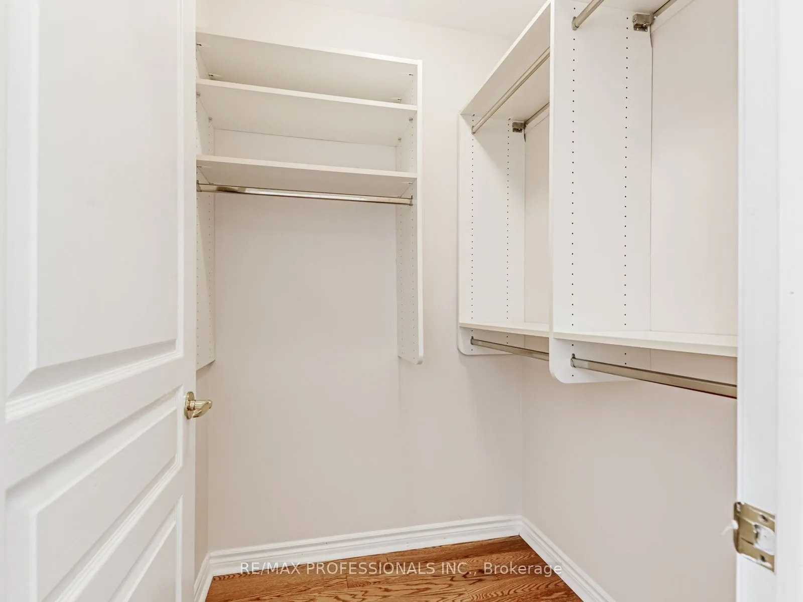 2662 Bloor Street W, #802