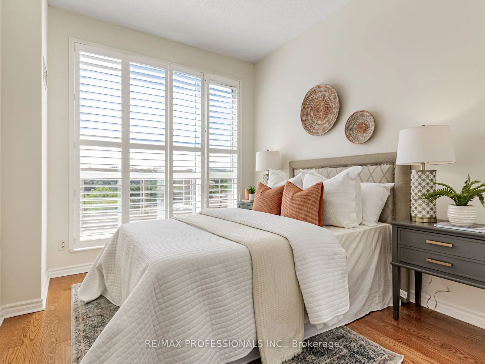 2662 Bloor Street W, #802