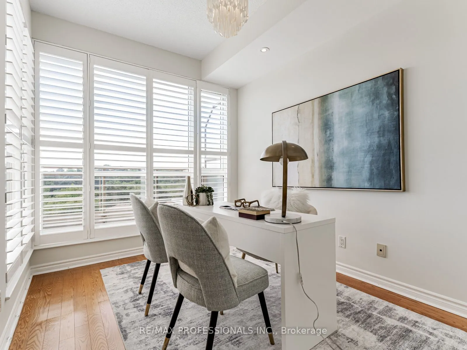 2662 Bloor Street W, #802