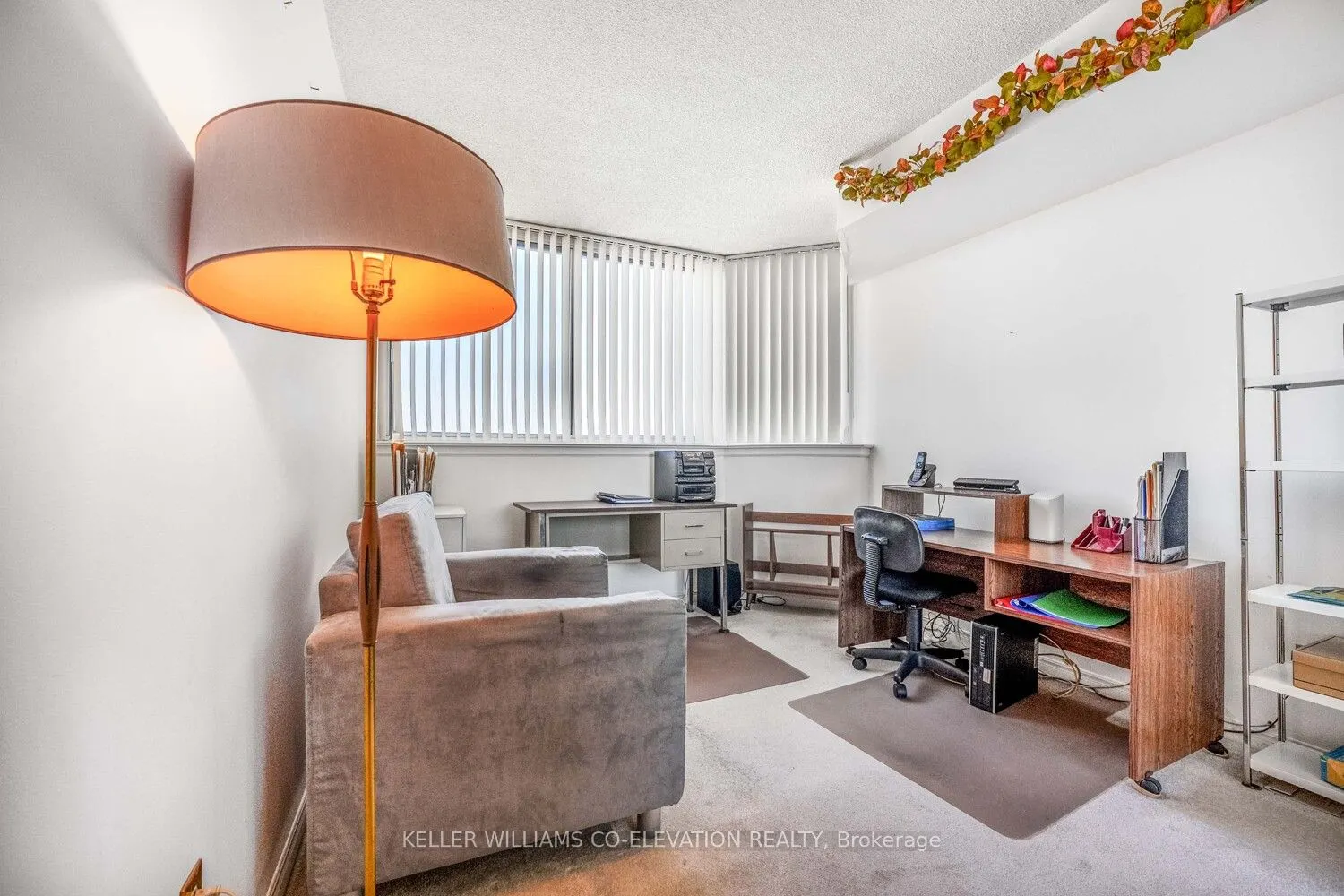 880 Dundas Street W, #1604