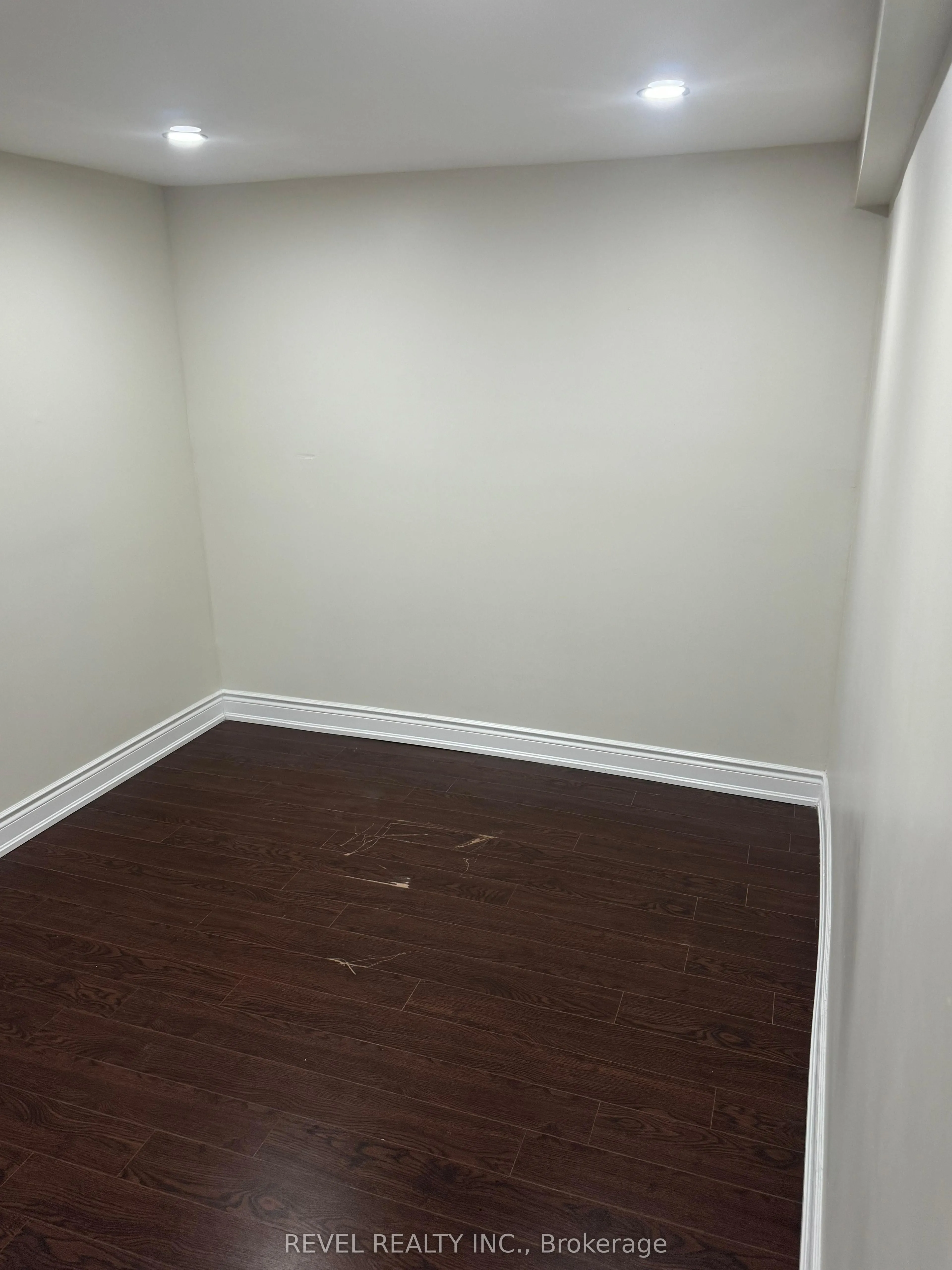 24 Grand River Court, #Lower