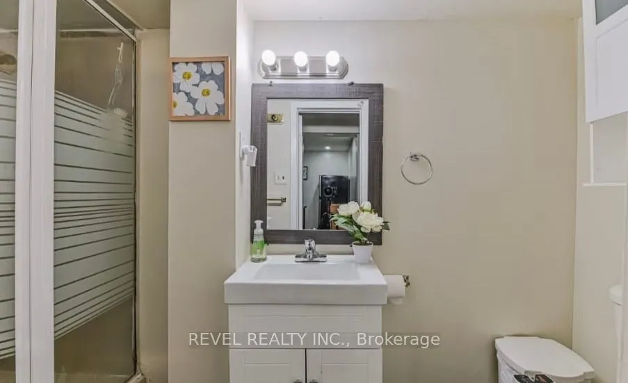 24 Grand River Court, #Lower