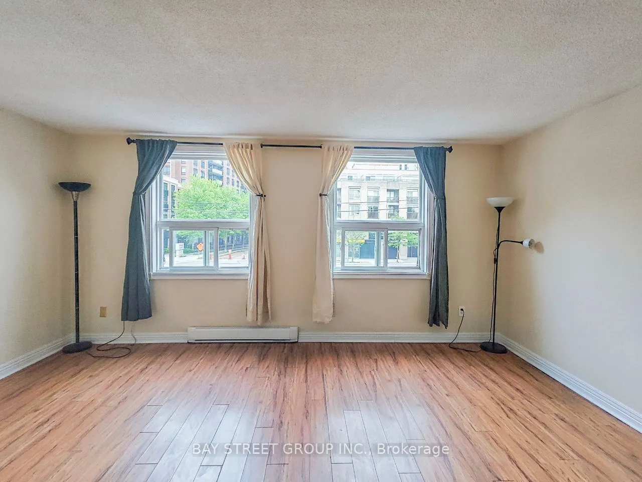 5130A Dundas Street W, #2nd Flr